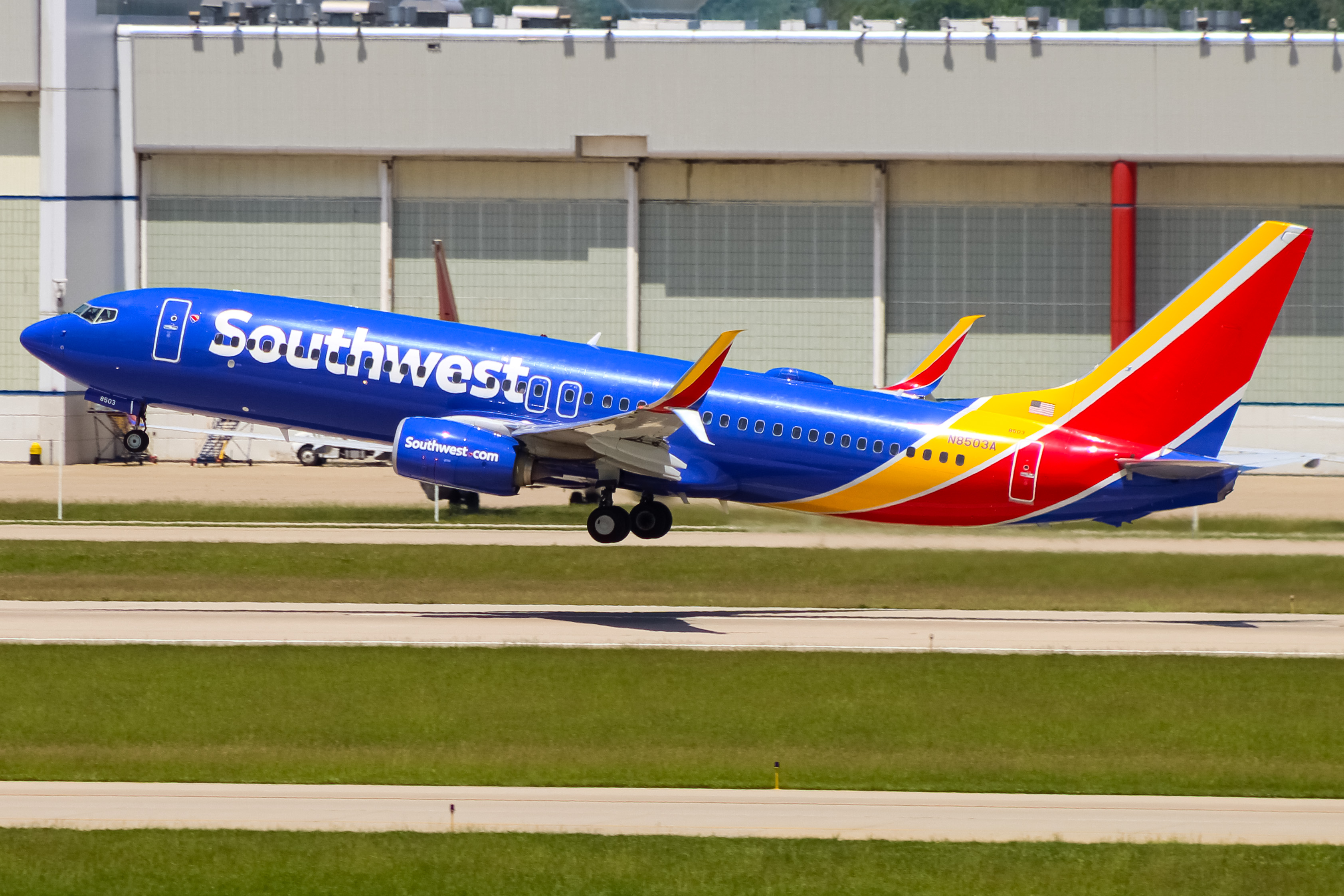 Full size: Southwest Airlines Boeing 737-800 N8503A at Indianapolis International Airport