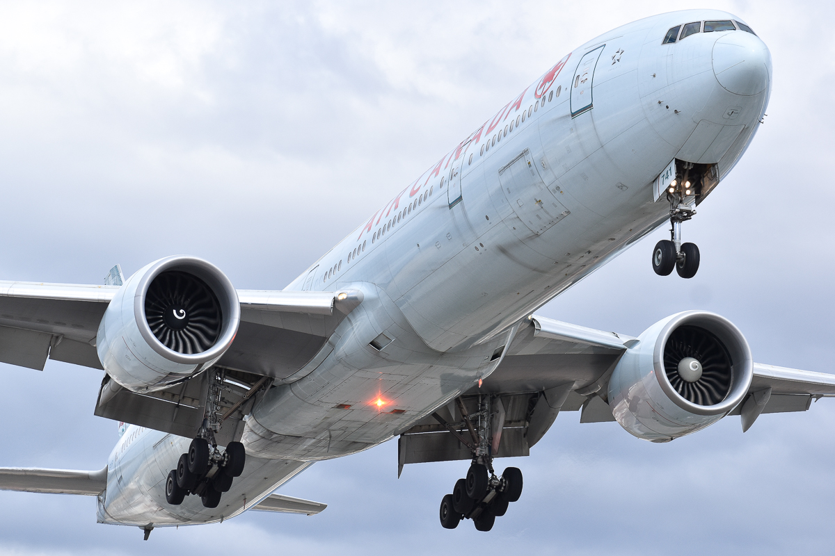Full size: Air Canada Boeing 777-300ER C-FIVR at Lester B Pearson International Airport