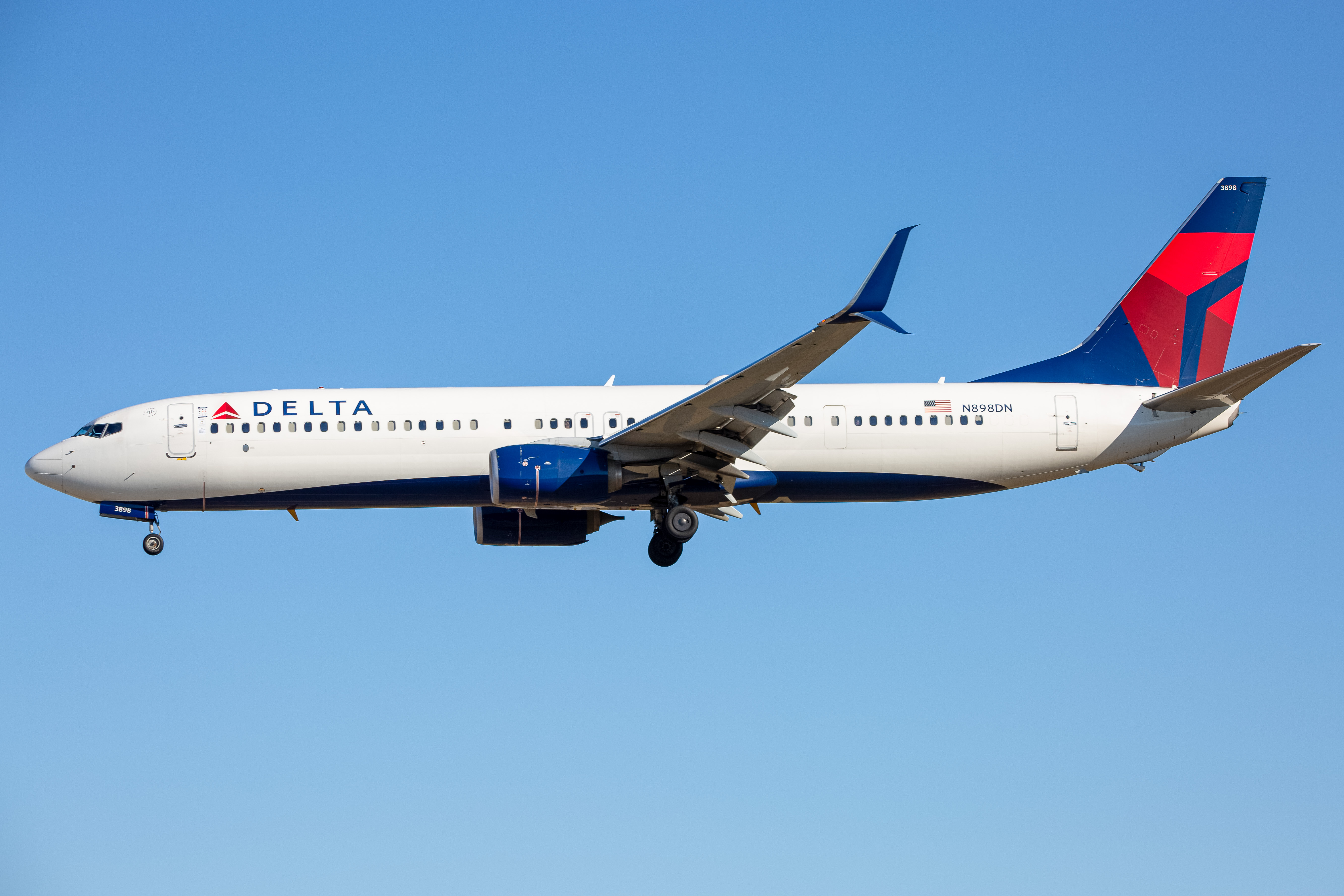 Full size: Delta Airlines Boeing 737-900ER N898DN at Baltimore/Washington International Thurgood Marshall Airport