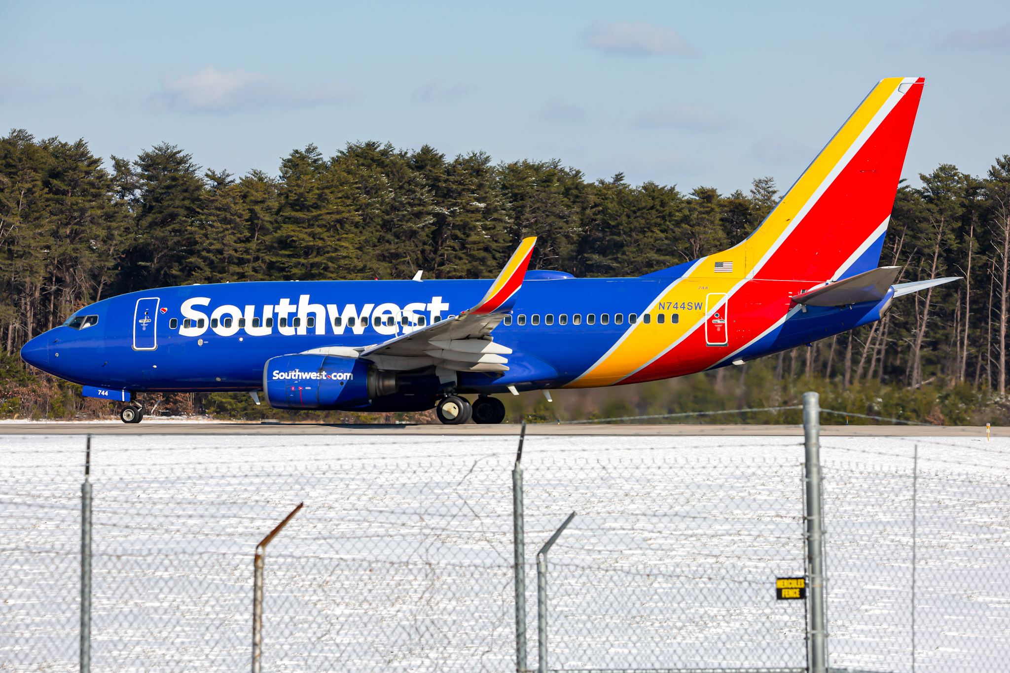 Full size: Southwest Airlines Boeing 737-700 N744SW at Baltimore/Washington International Thurgood Marshall Airport
