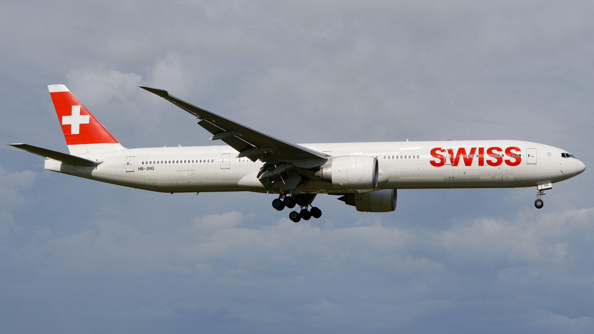 Full size: Swiss International Air Lines Boeing 777-300ER HB-JNG at Tampa International Airport