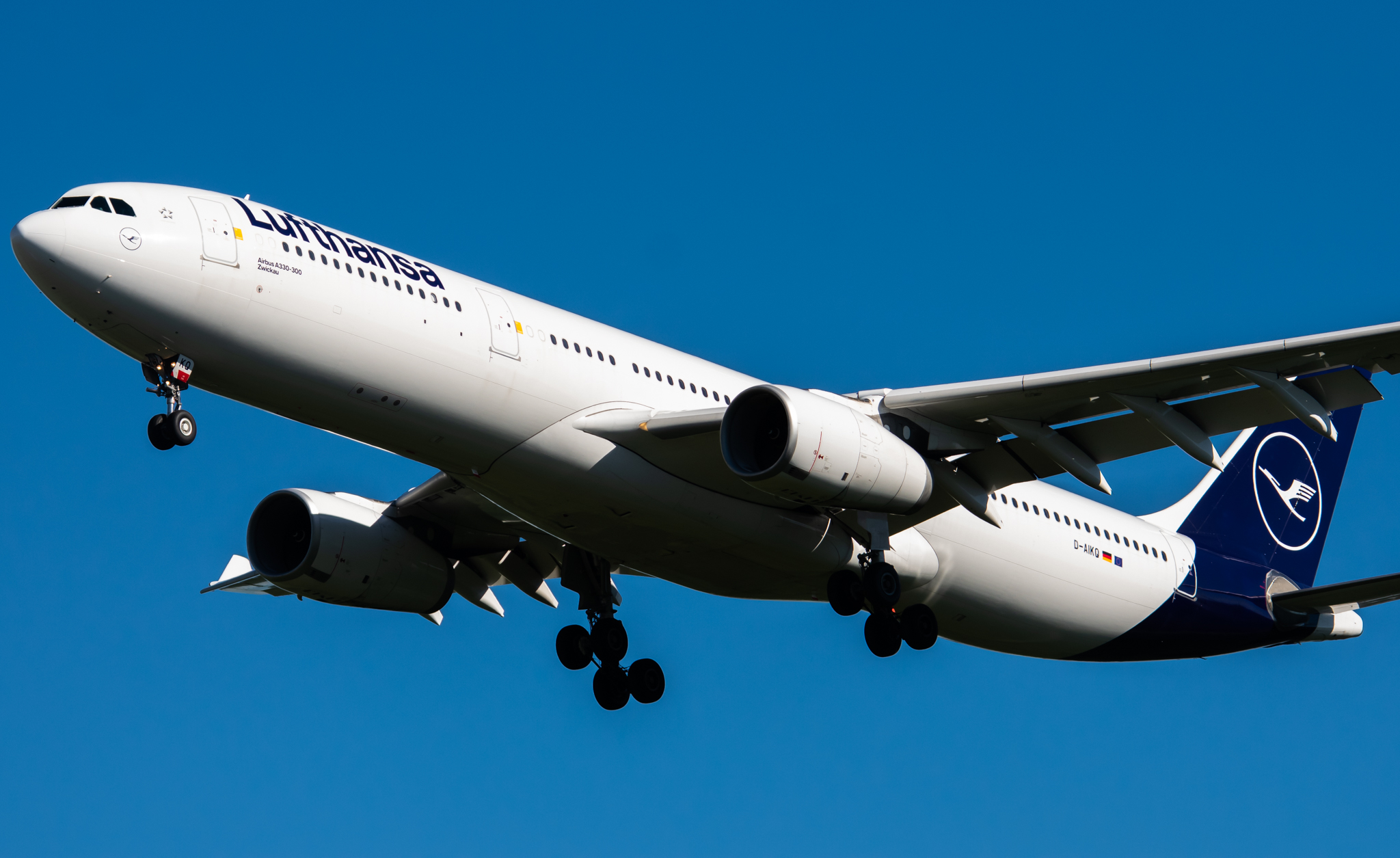 Full size: Lufthansa Airbus A330-300 D-AIKQ at Washington Dulles International Airport