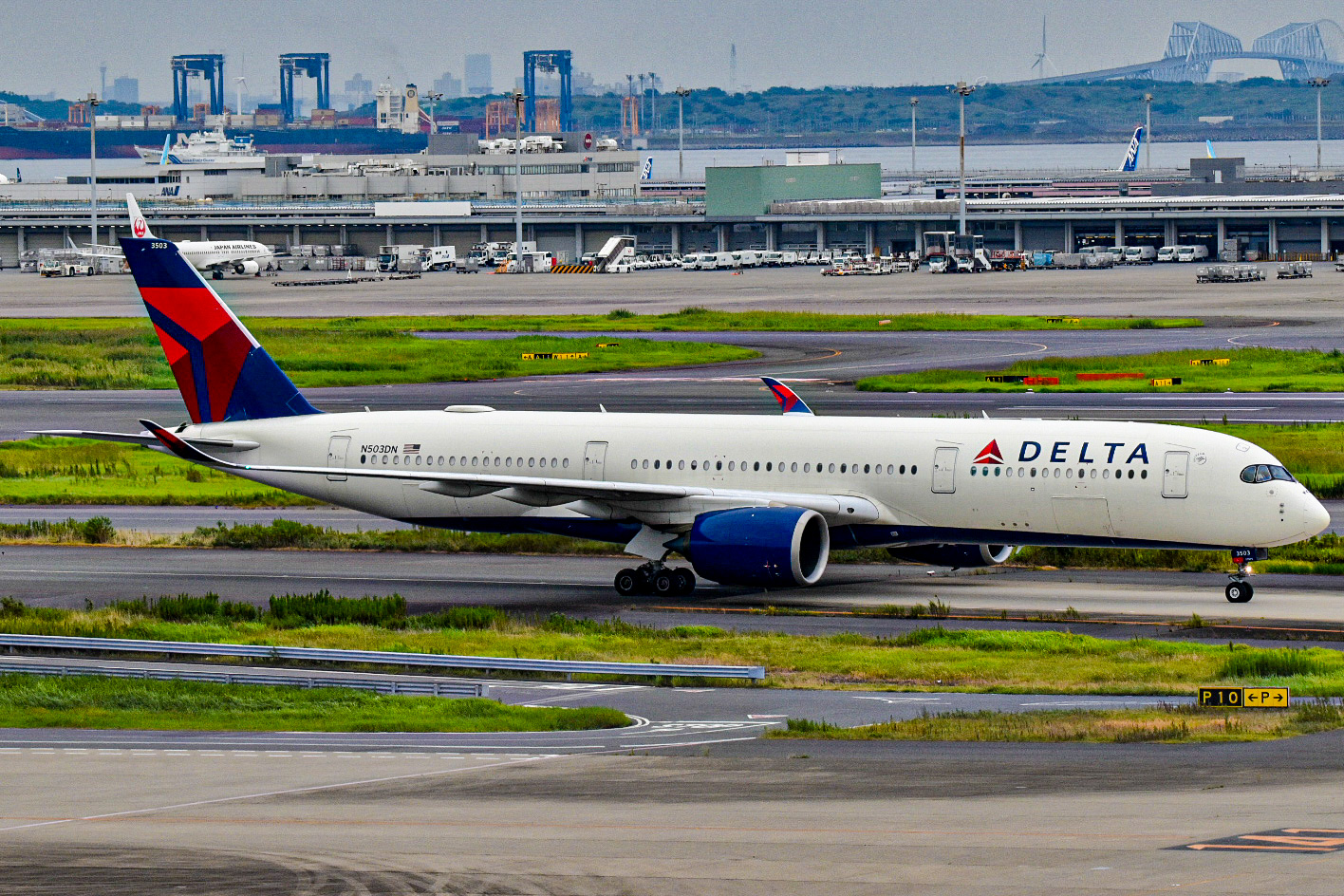 Full size: Delta Airlines Airbus A350-900 N503DN at Tokyo-Haneda Airport