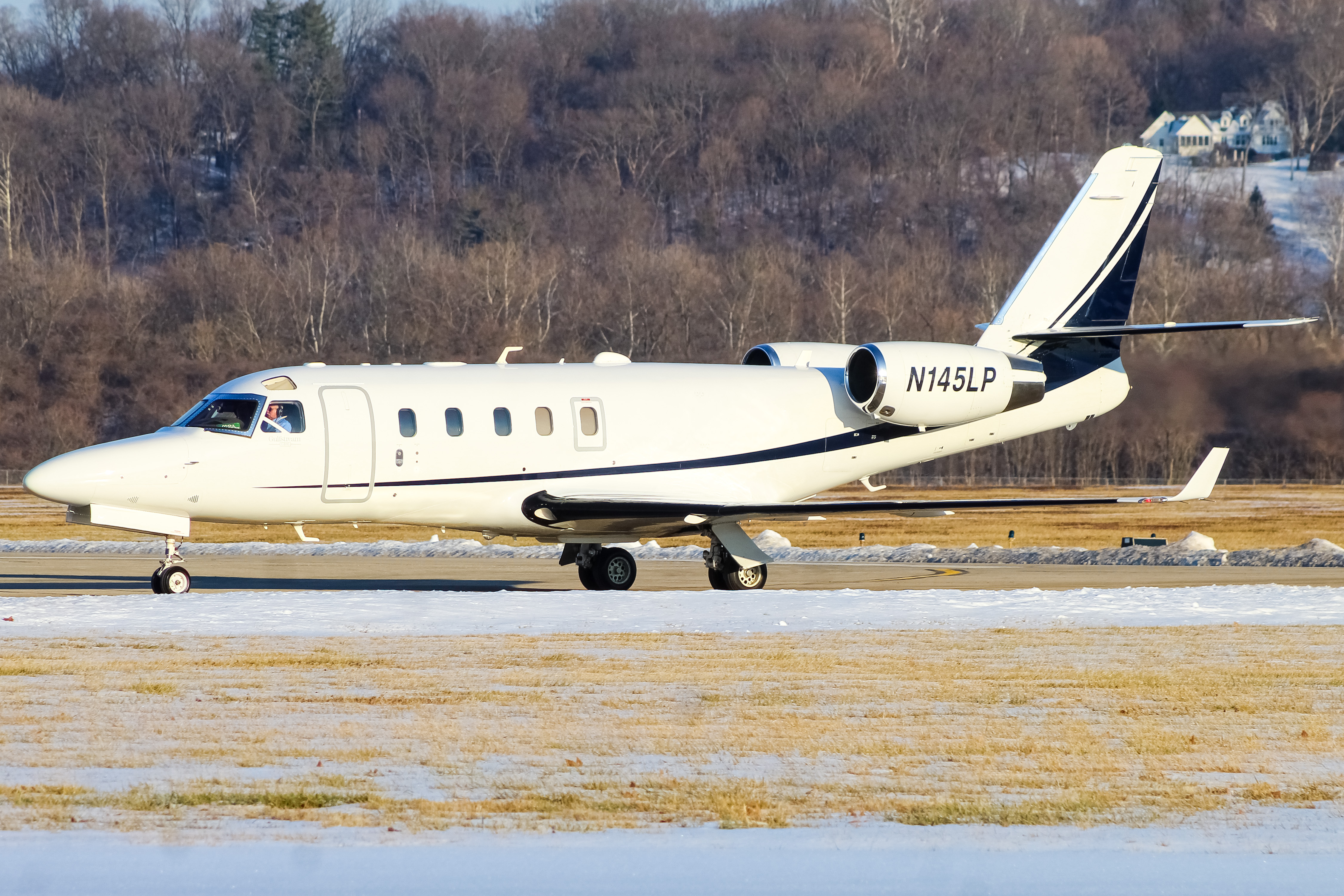 Full size: PRIVATE  Gulfstream 100 N145LP at Cincinnati Municipal Airport/Lunken Field