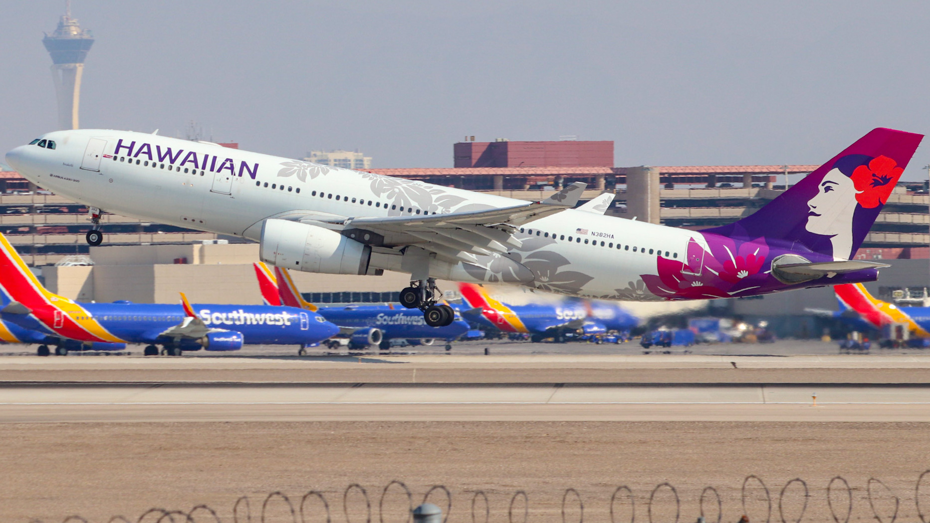 Full size: Hawaiian Airlines Airbus A330-200 N382HA at Harry Reid International Airport