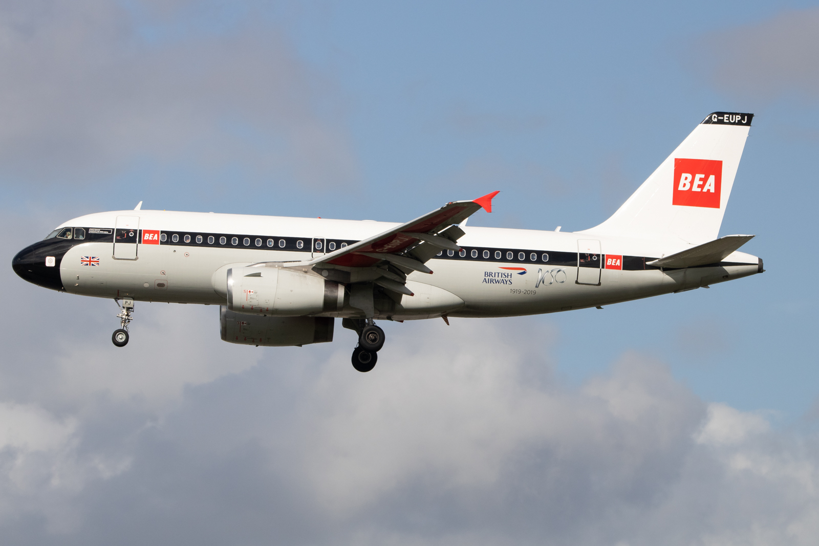 Full size: British Airways Airbus A319 G-EUPJ at London Heathrow International Airport