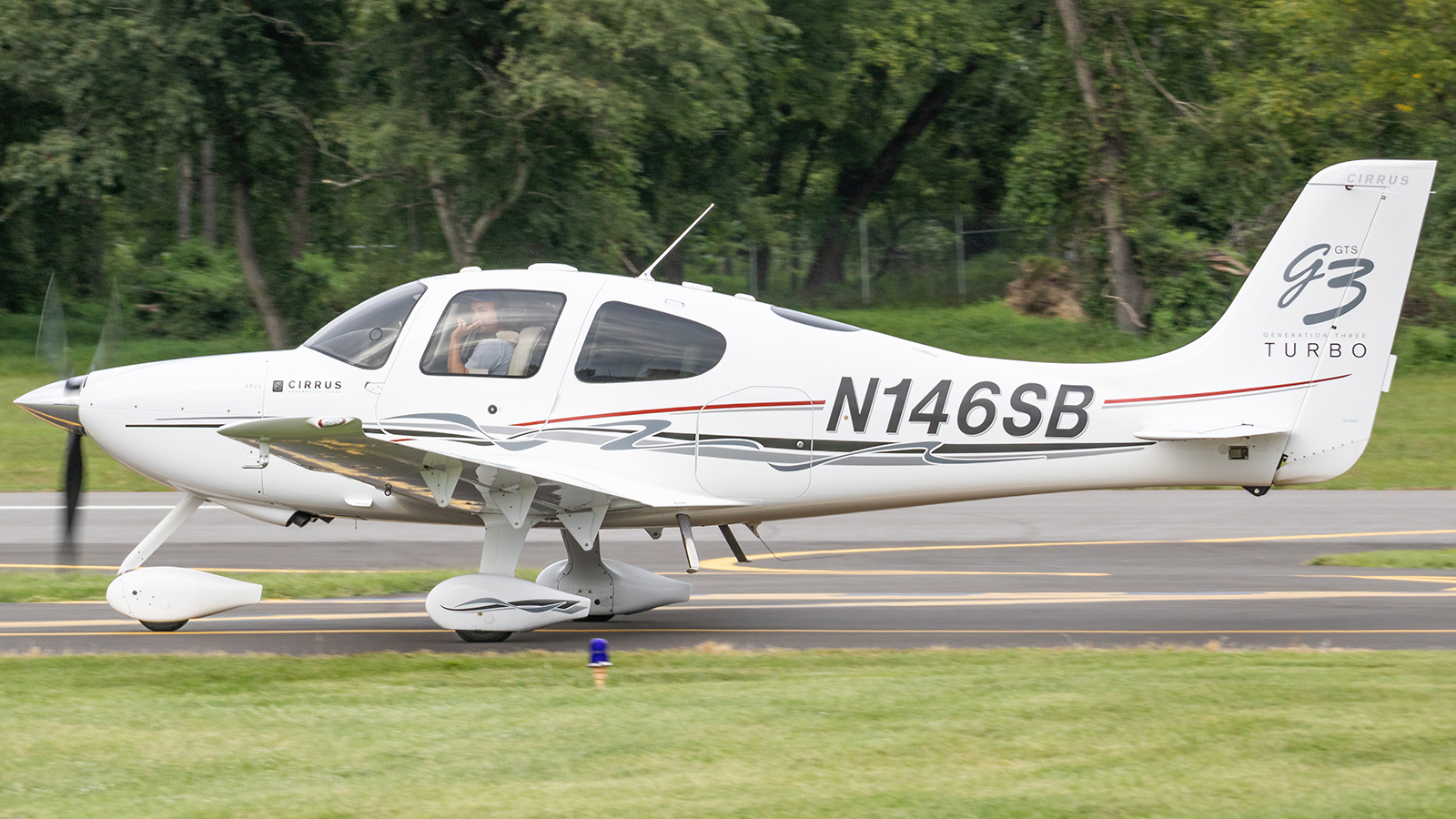 Full size: PRIVATE Cirrus SR-22 N146SB at College Park Airport