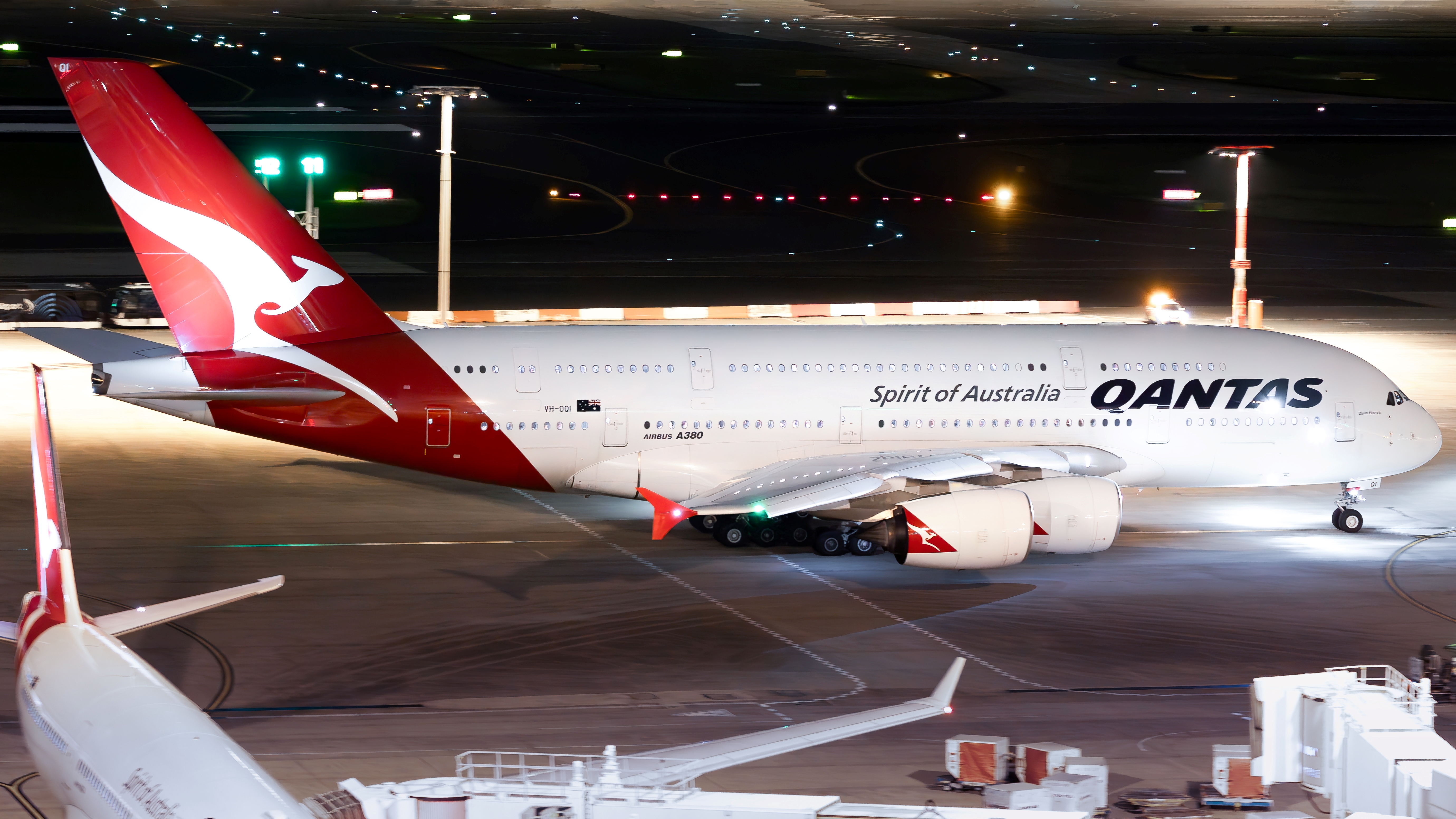 Full size: Qantas Airways Airbus A380-800 VH-OQI at Sydney Kingsford Smith Airport