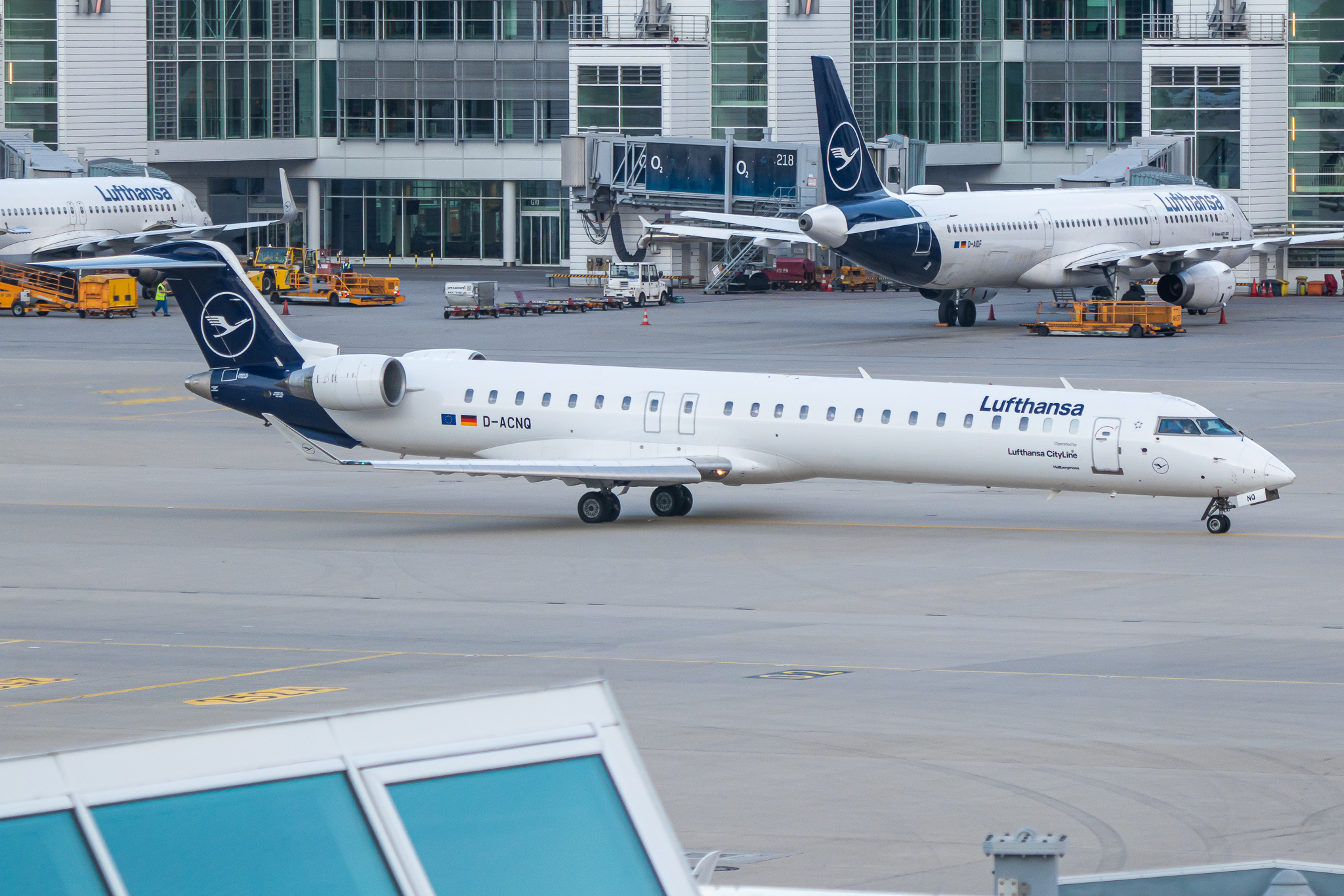 Full size: Lufthansa Mitsubishi CRJ-900 D-ACNQ at Munich International Airport