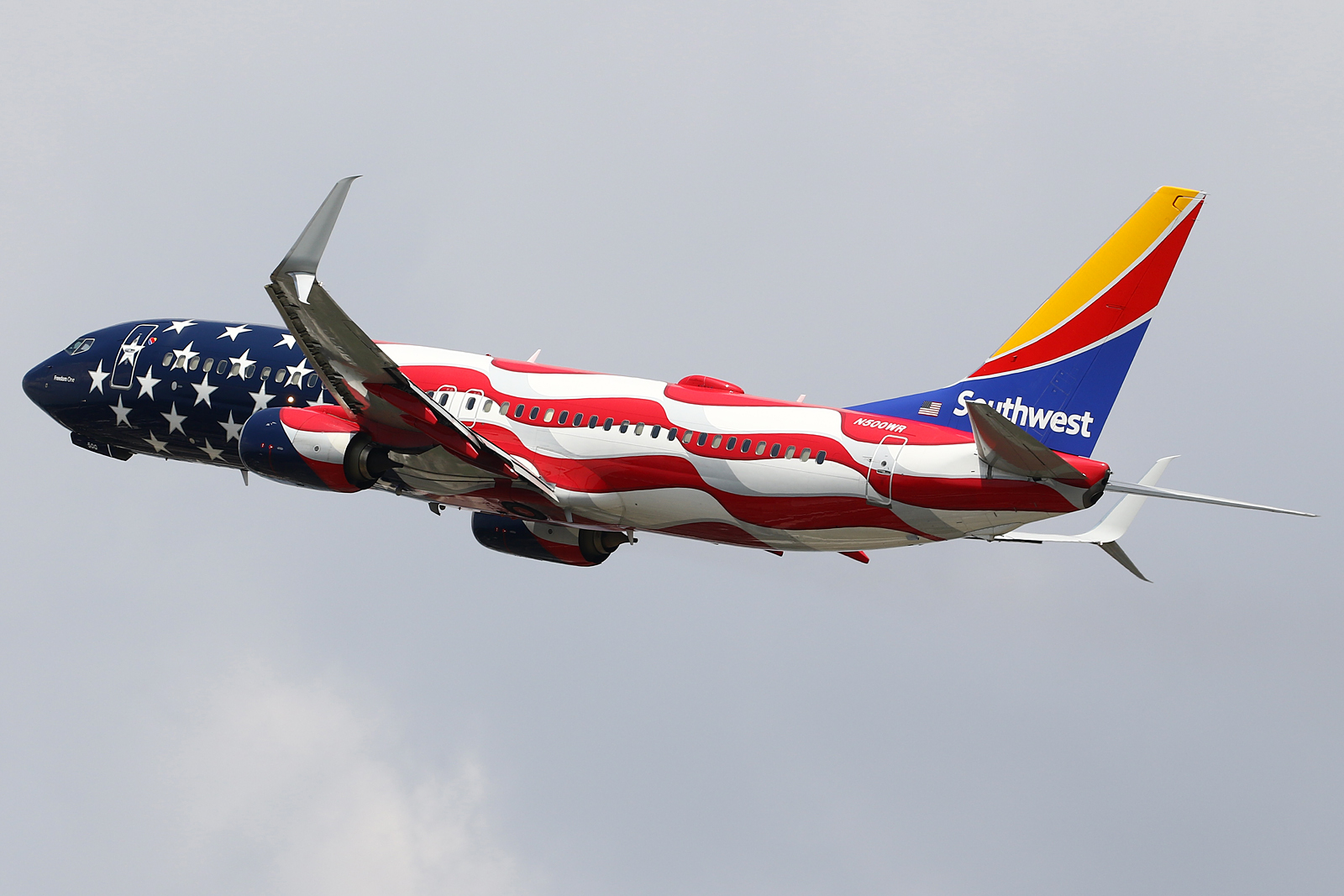 Full size: Southwest Airlines Boeing 737-800 N500WR at Chicago Midway International Airport