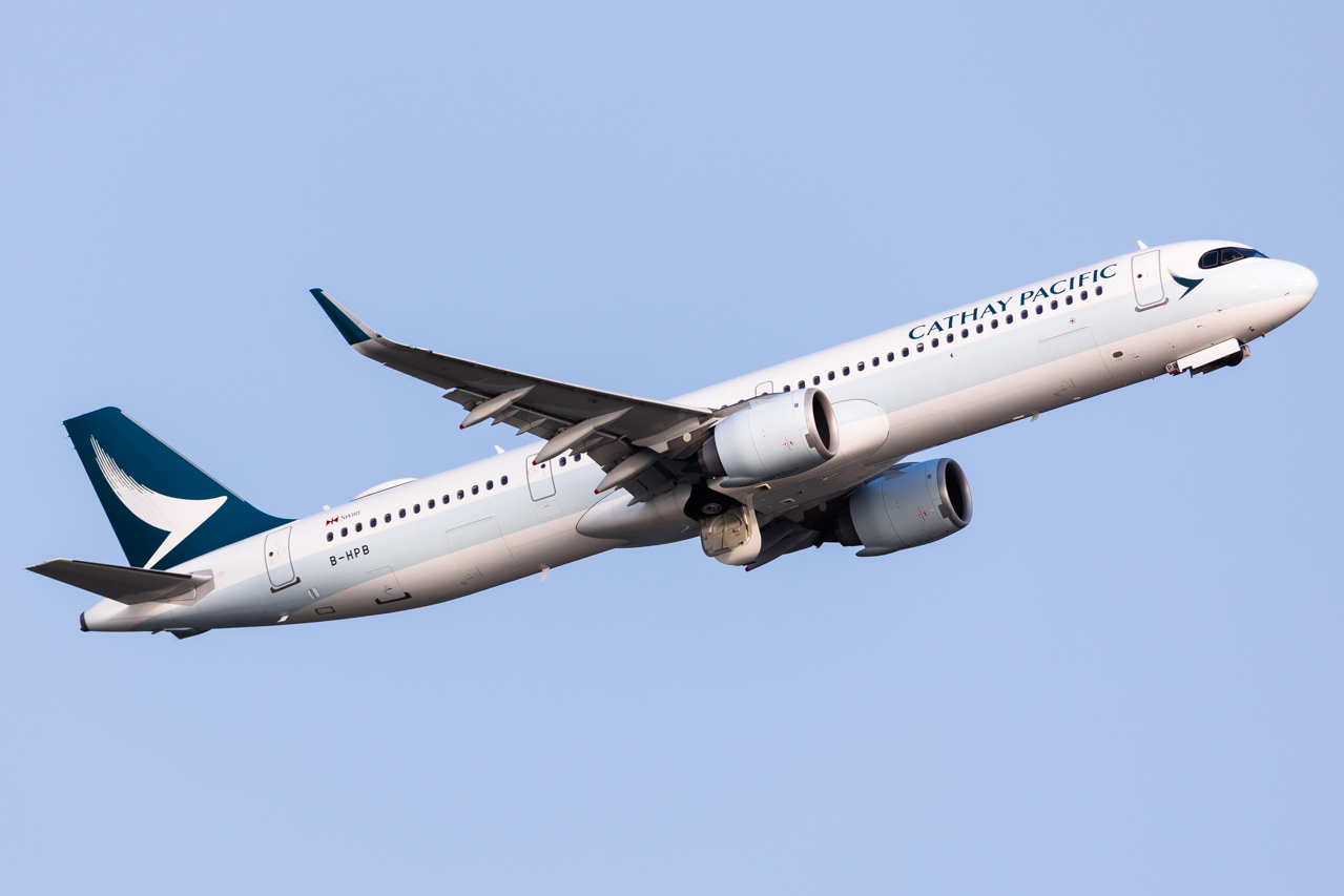 Full size: Cathay Pacific Airbus A321NEO B-HPB at Hong Kong International Airport