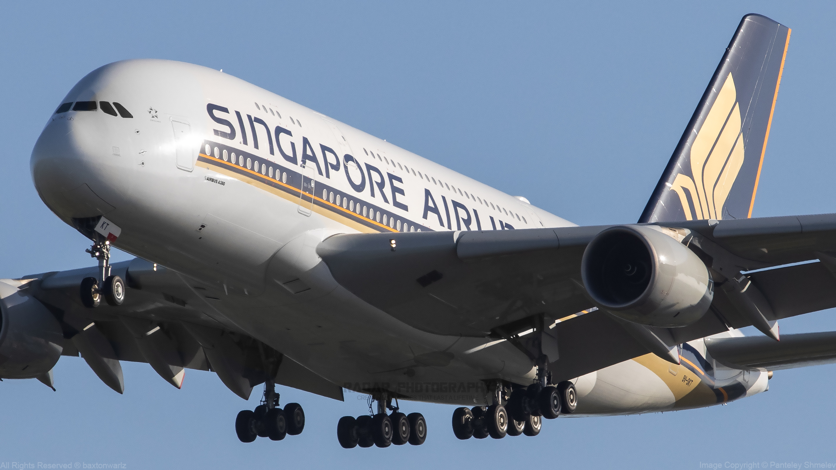 Full size: Singapore Airlines Airbus A380-800 9V-SKT at Singapore-Changi Airport