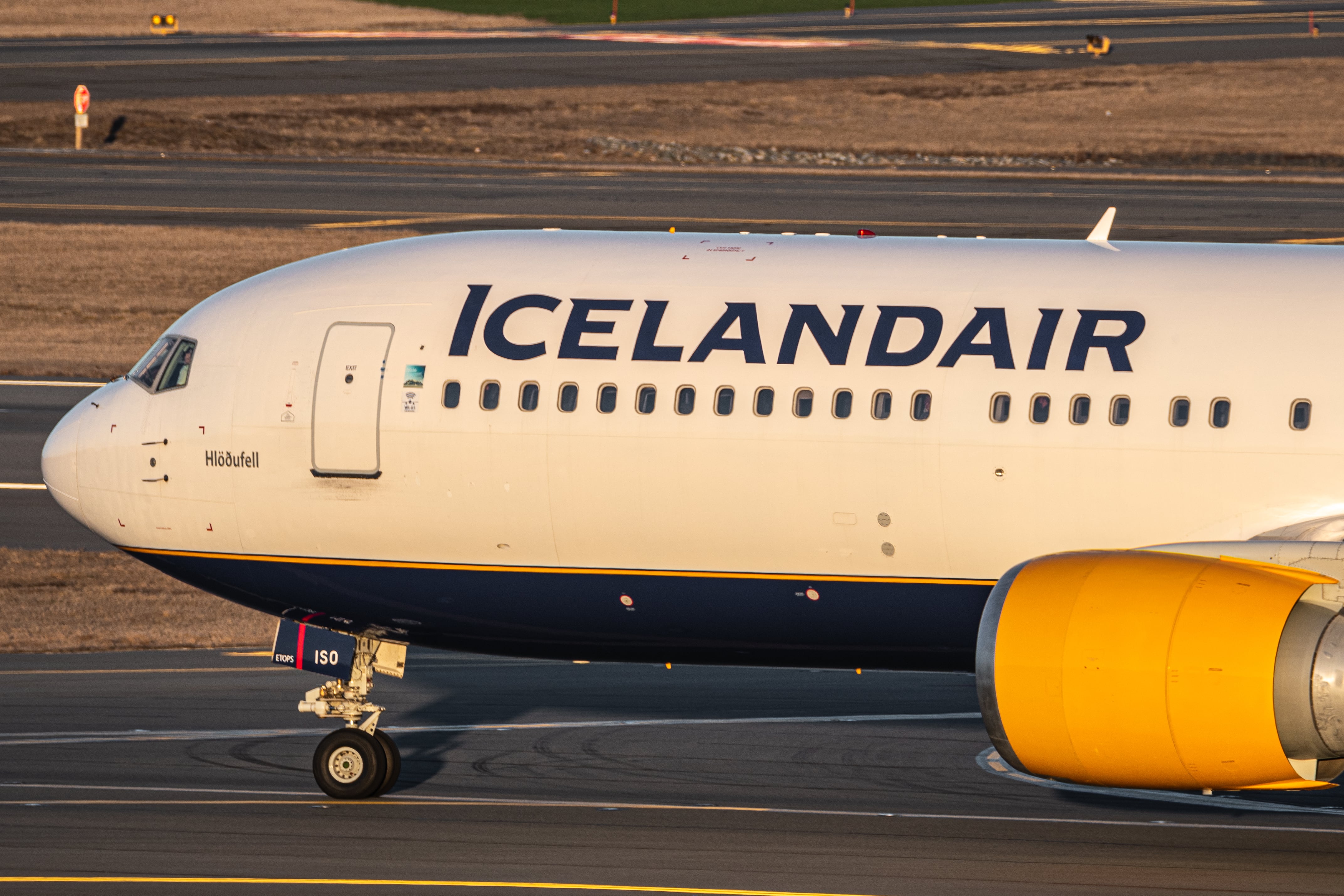 Full size: Icelandair Boeing 767-300ER TF-ISO at General Edward Lawrence Logan International Airport