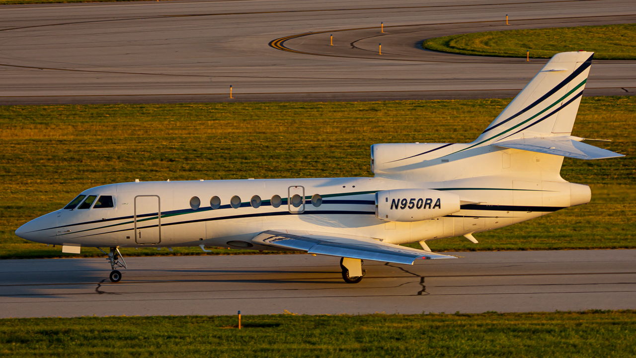 Full size: PRIVATE Dassault Falcon 50 N950RA at John Glenn Columbus International Airport