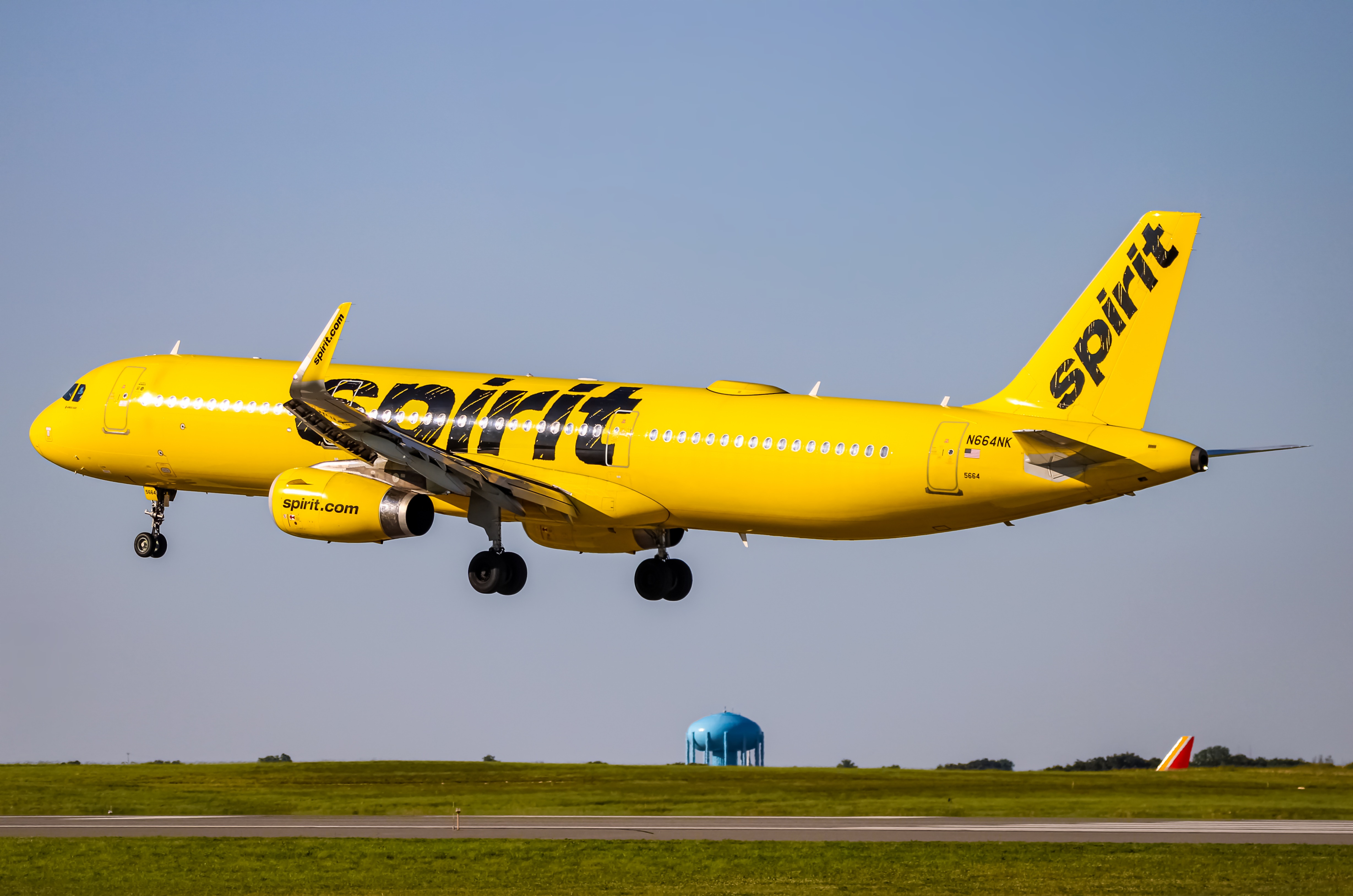 Full size: Spirit Airlines Airbus A321-200 N664NK at Baltimore/Washington International Thurgood Marshall Airport