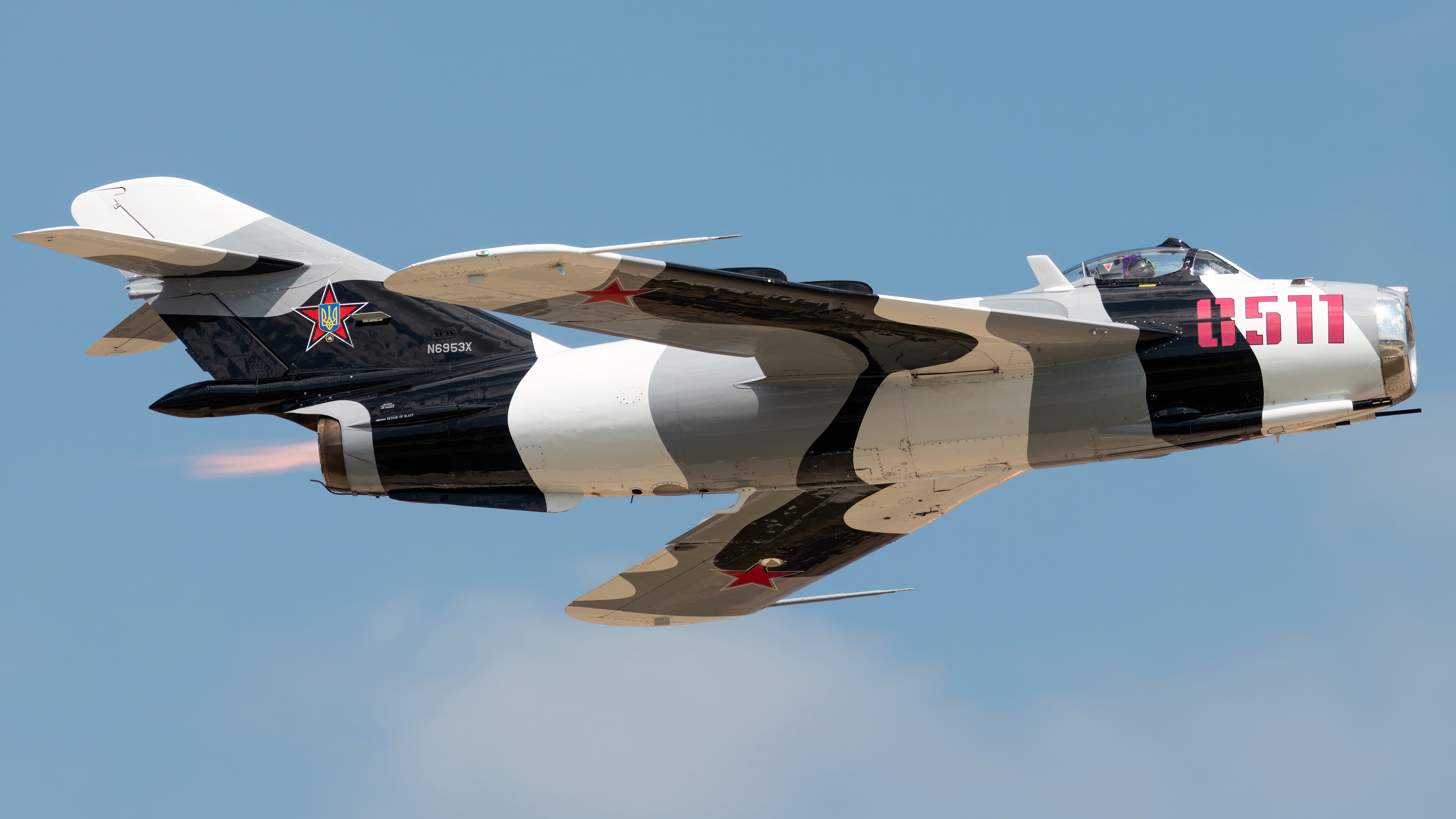 Full size: PRIVATE Mikoyan-Gurevich MiG-17 N6953X at Wittman Regional Airport