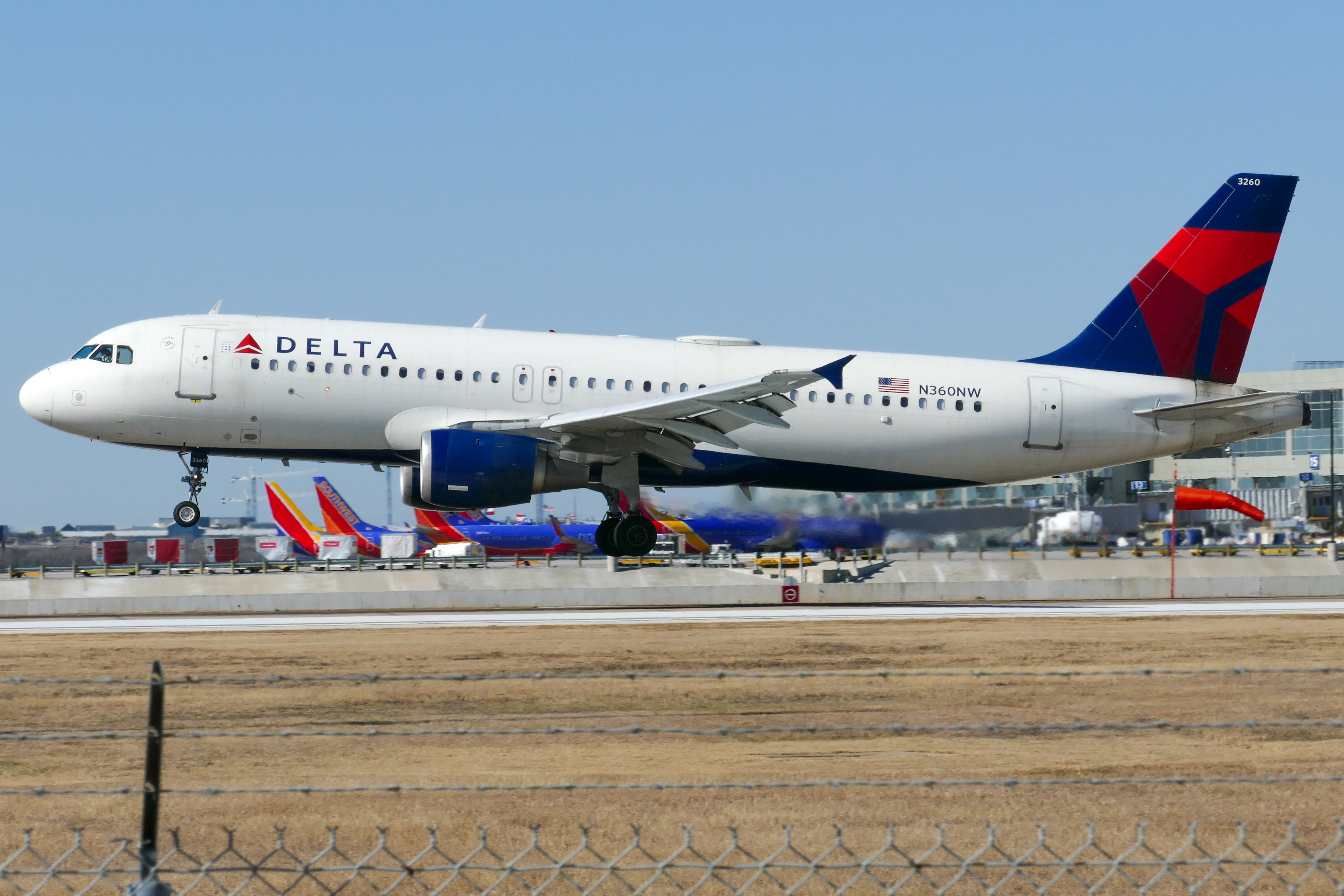 Full size: Delta Airlines Airbus A320 N360NW at Austin-Bergstrom International Airport