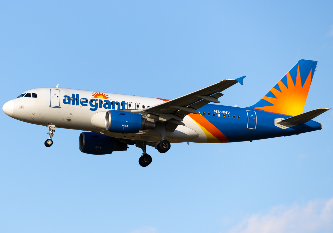 Full size: Allegiant Air Airbus A319 N313NV at Pittsburgh International Airport