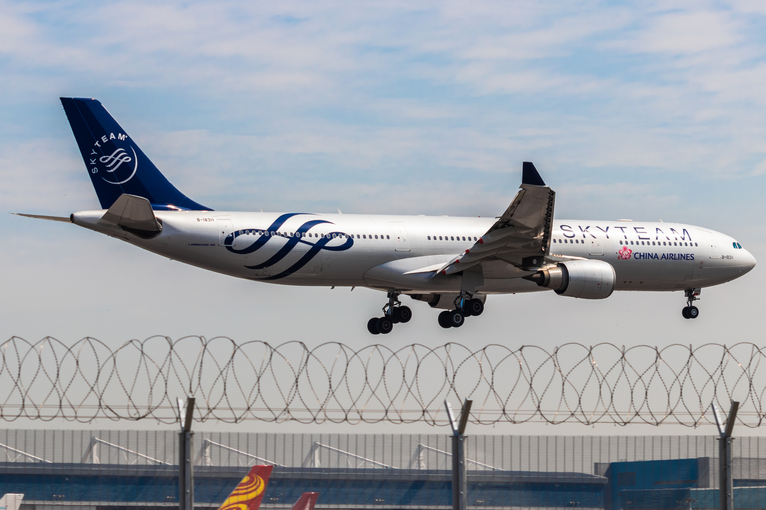 Full size: China Airlines Airbus A330-300 B-18311 at Hong Kong International Airport