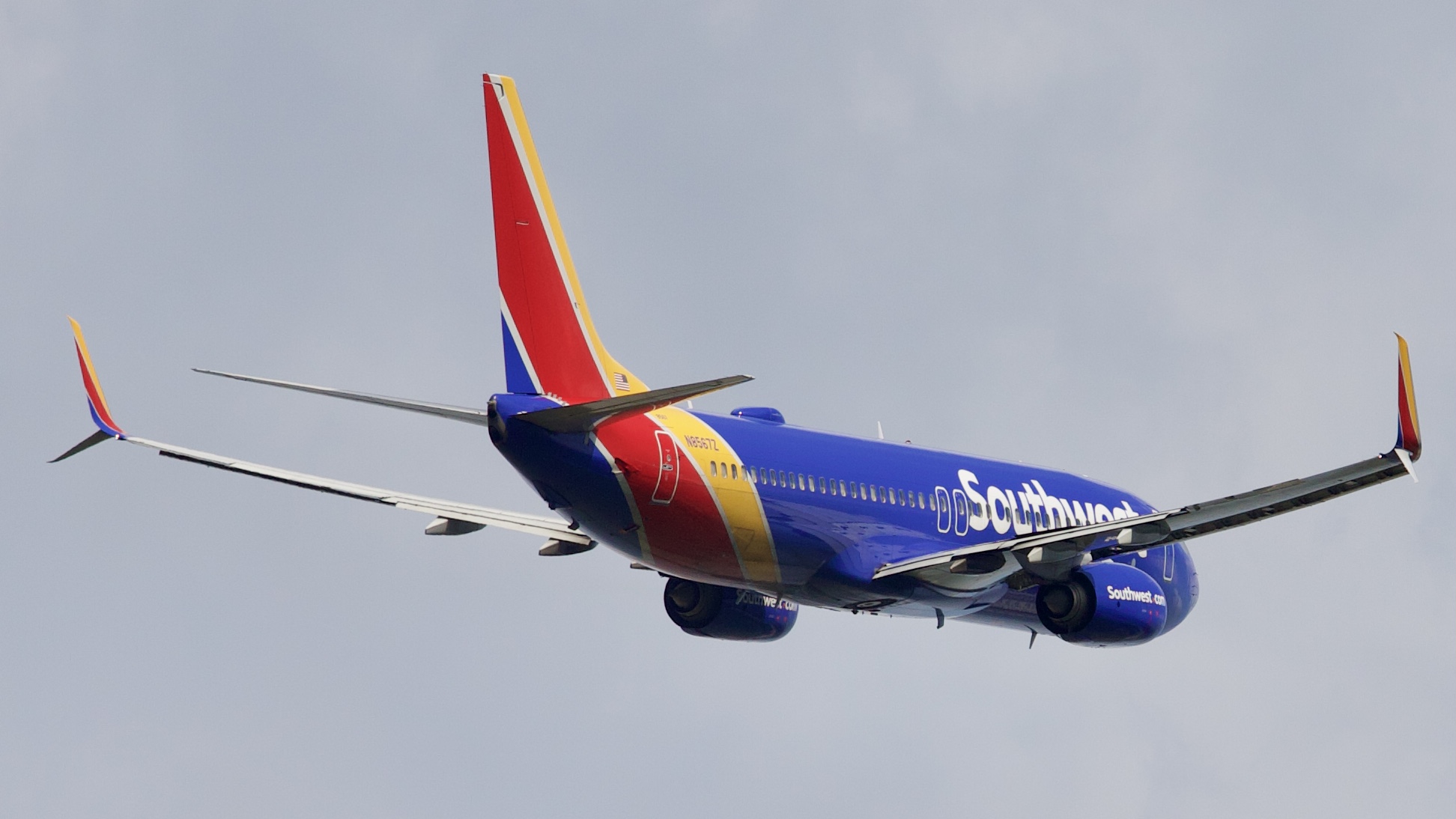 Full size: Southwest Airlines Boeing 737-800 N8567Z at Houston-George Bush Intercontinental Airport