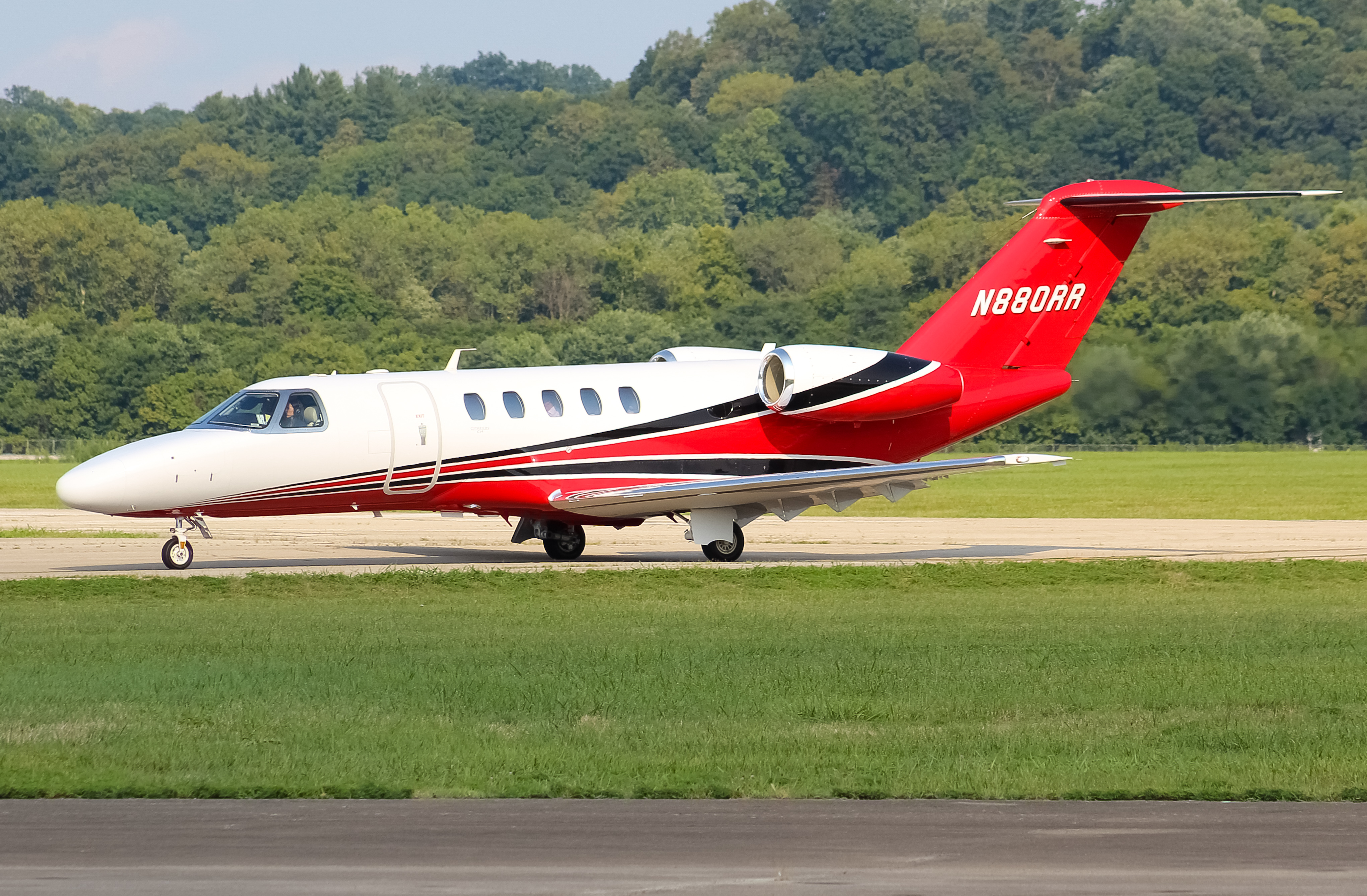 Full size: PRIVATE  Cessna Citation 525 N880RR at Cincinnati Municipal Airport/Lunken Field