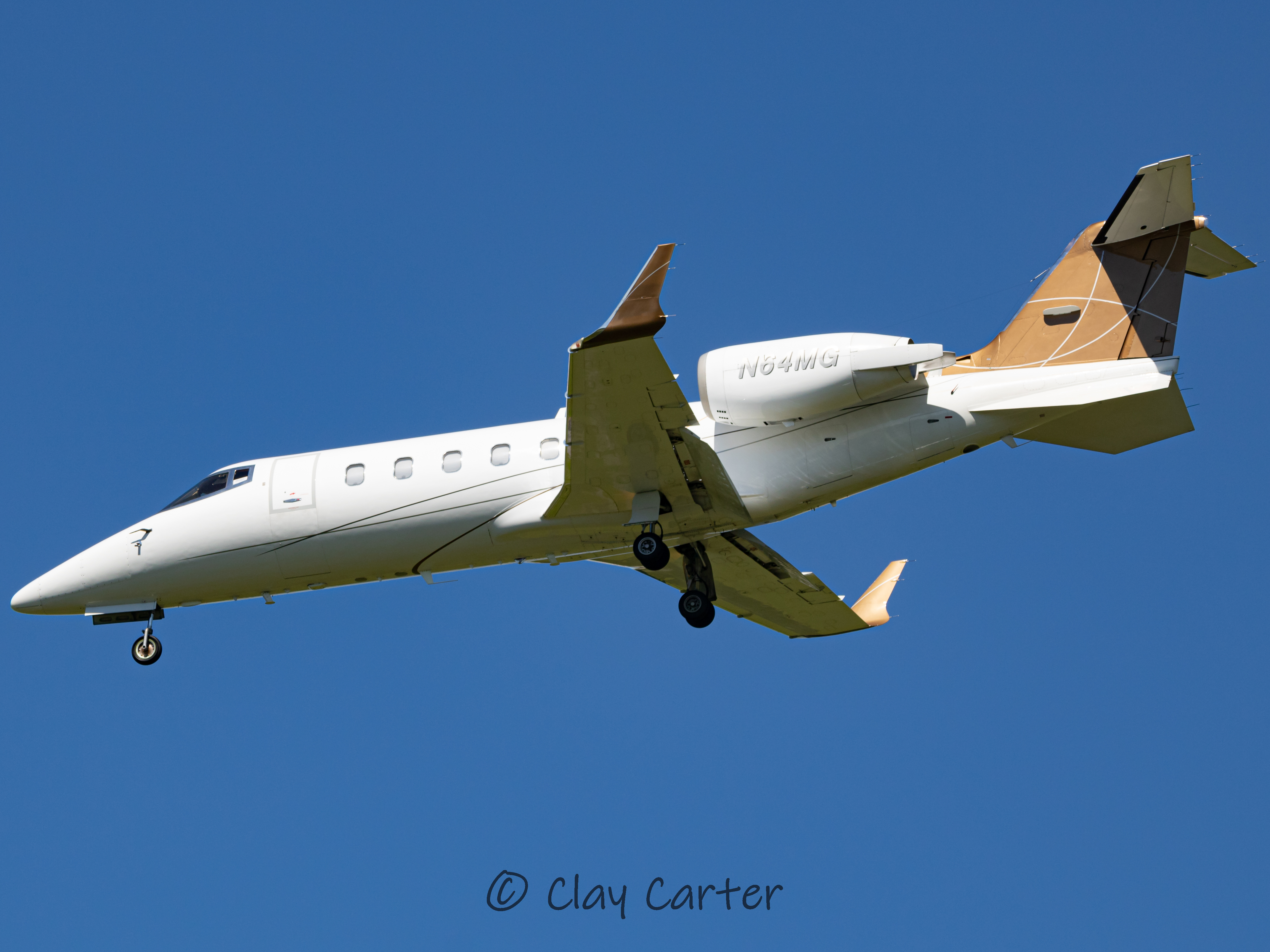 Full size: PRIVATE Learjet 60 N64MG at Washington Dulles International Airport