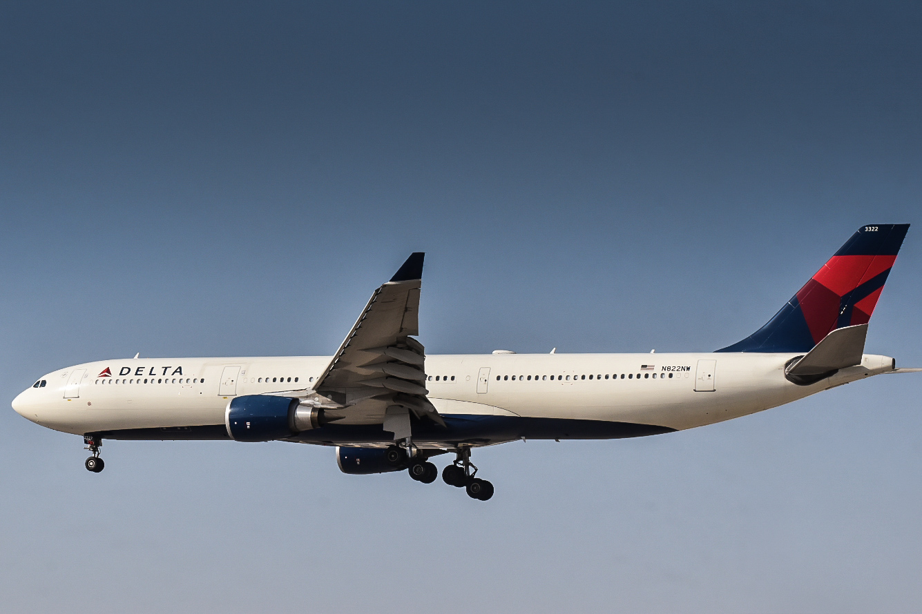 Full size: Delta Airlines Airbus A330-300 N822NW at Tel Aviv-Ben Gurion Airport
