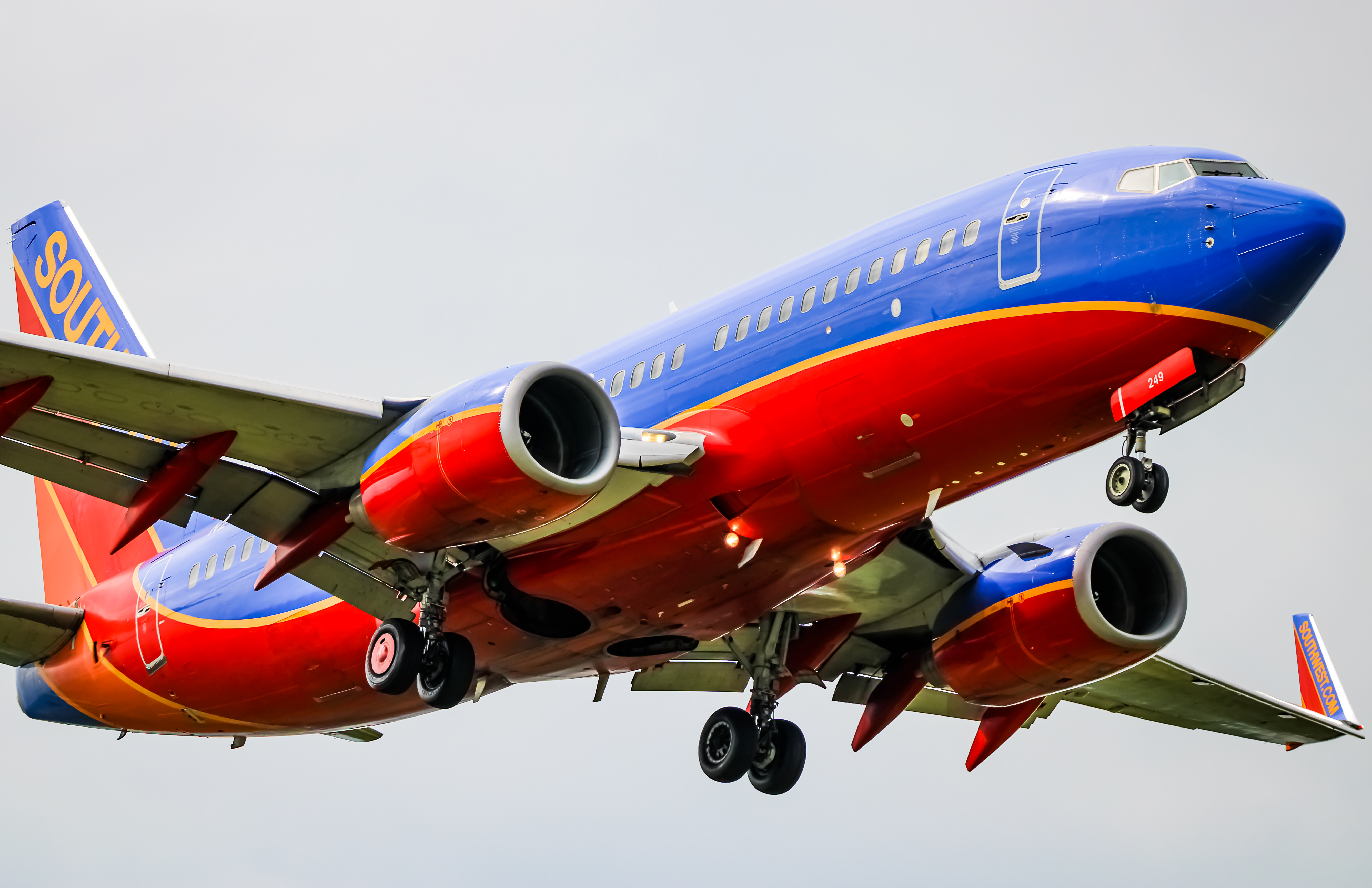 Full size: Southwest Airlines Boeing 737-700 N249WN at Baltimore/Washington International Thurgood Marshall Airport