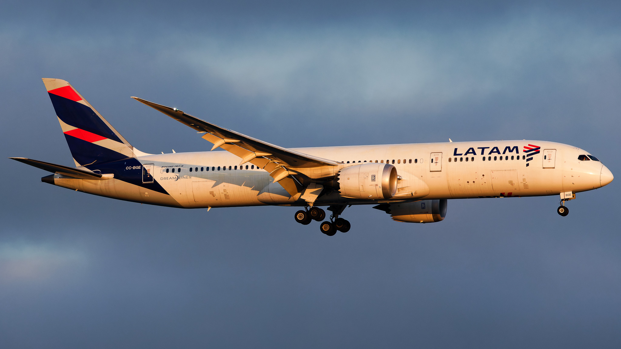 Full size: LATAM Boeing 787-9 CC-BGE at John F. Kennedy International Airport