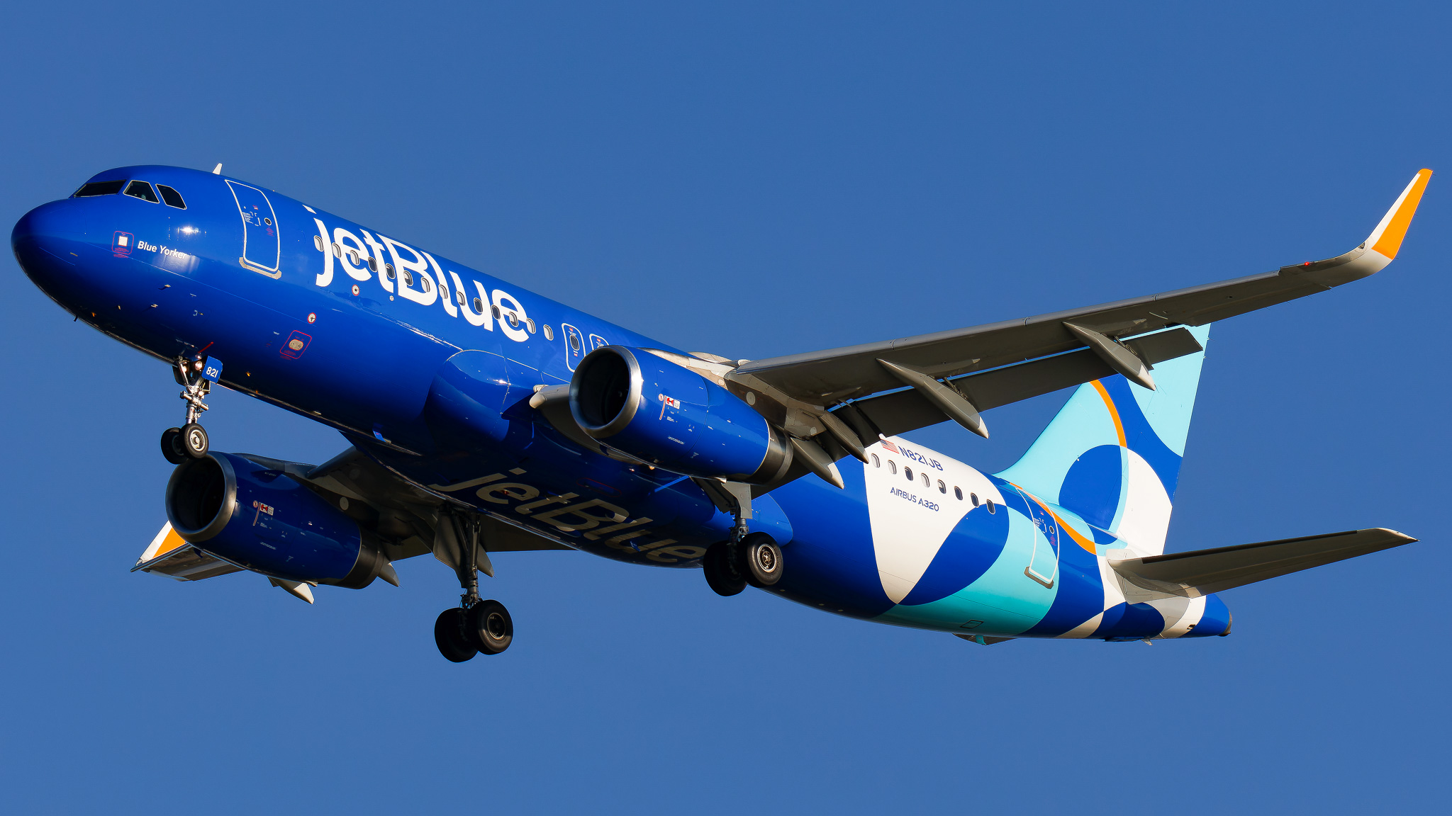 Full size: JetBlue Airways Airbus A320 N821JB at Tampa International Airport