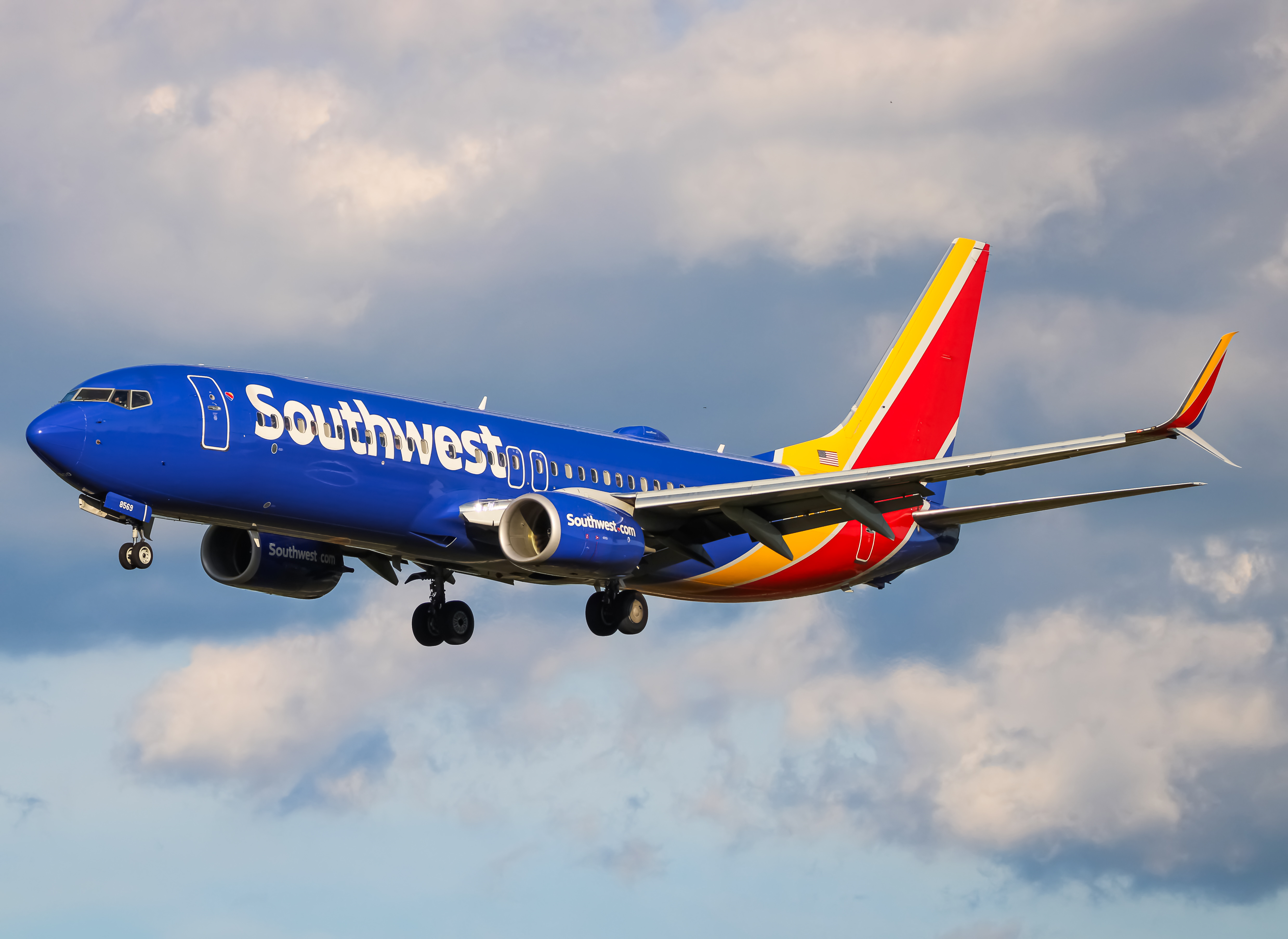 Full size: Southwest Airlines Boeing 737-800 N8569Z at Baltimore/Washington International Thurgood Marshall Airport