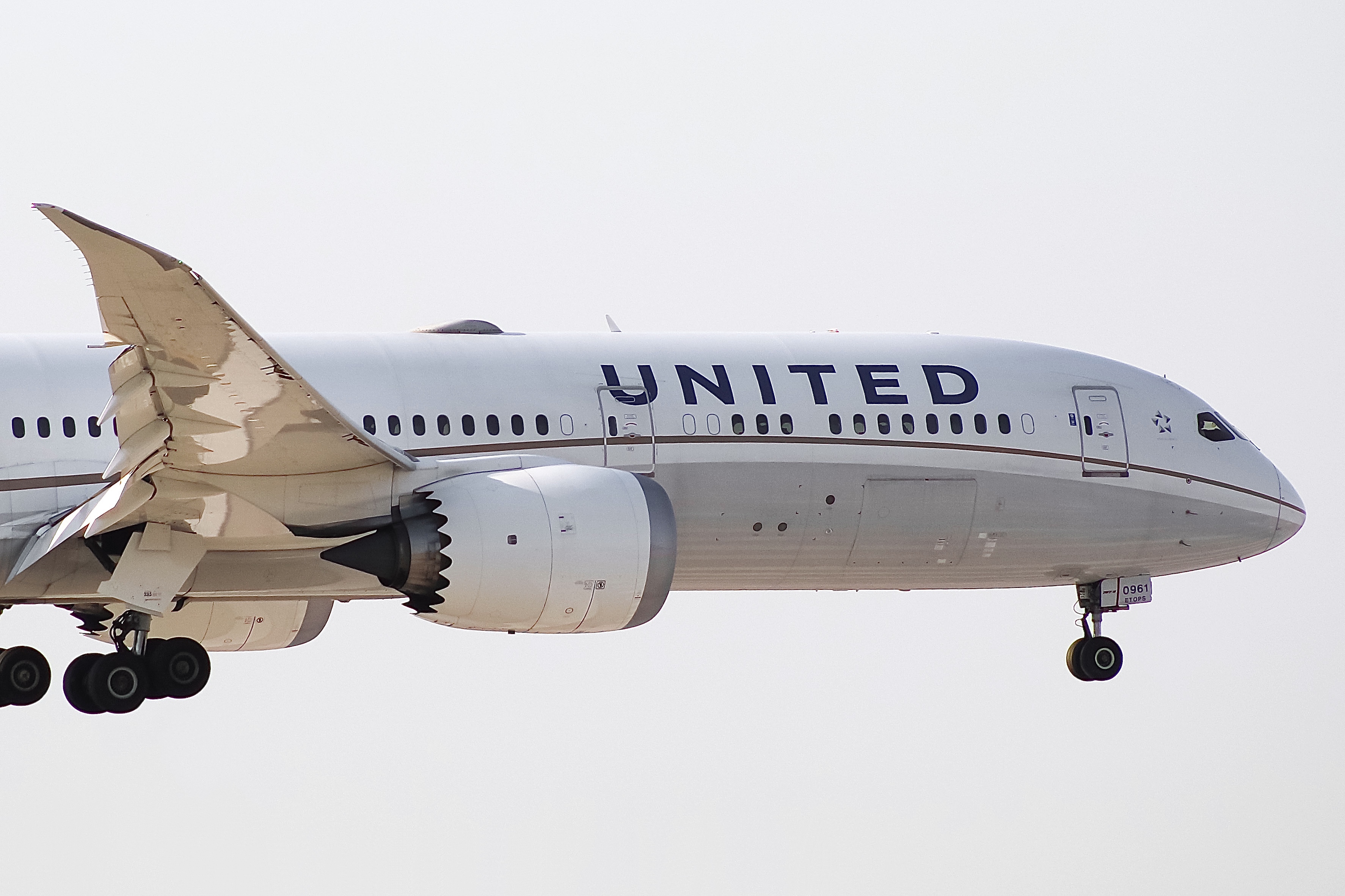 Full size: United Airlines Boeing 787-9 N29961 at Chicago O'Hare International Airport