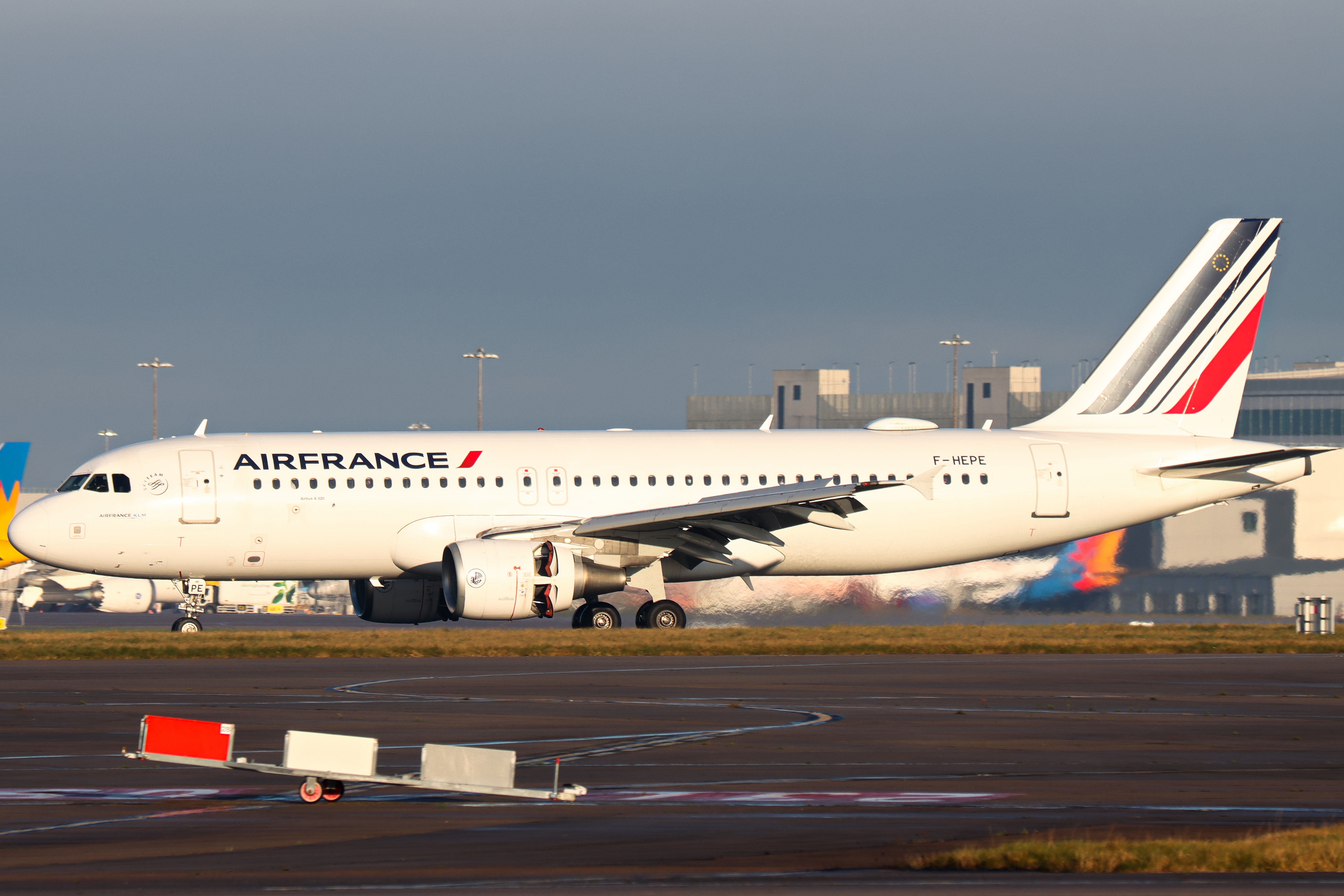 Full size: Air France Airbus A320 F-HEPE at Manchester Airport