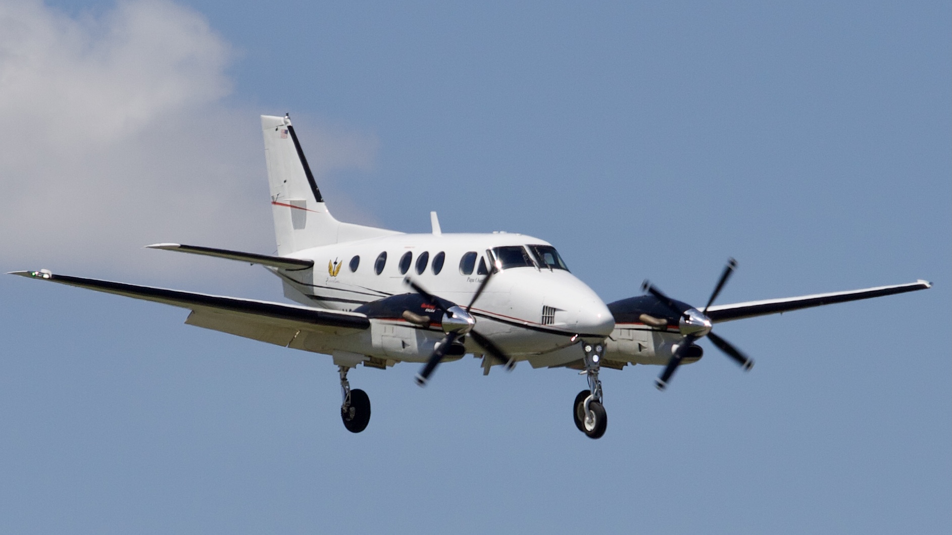 Full size: PRIVATE Beechcraft King Air C90 N355PC at William P Hobby Airport