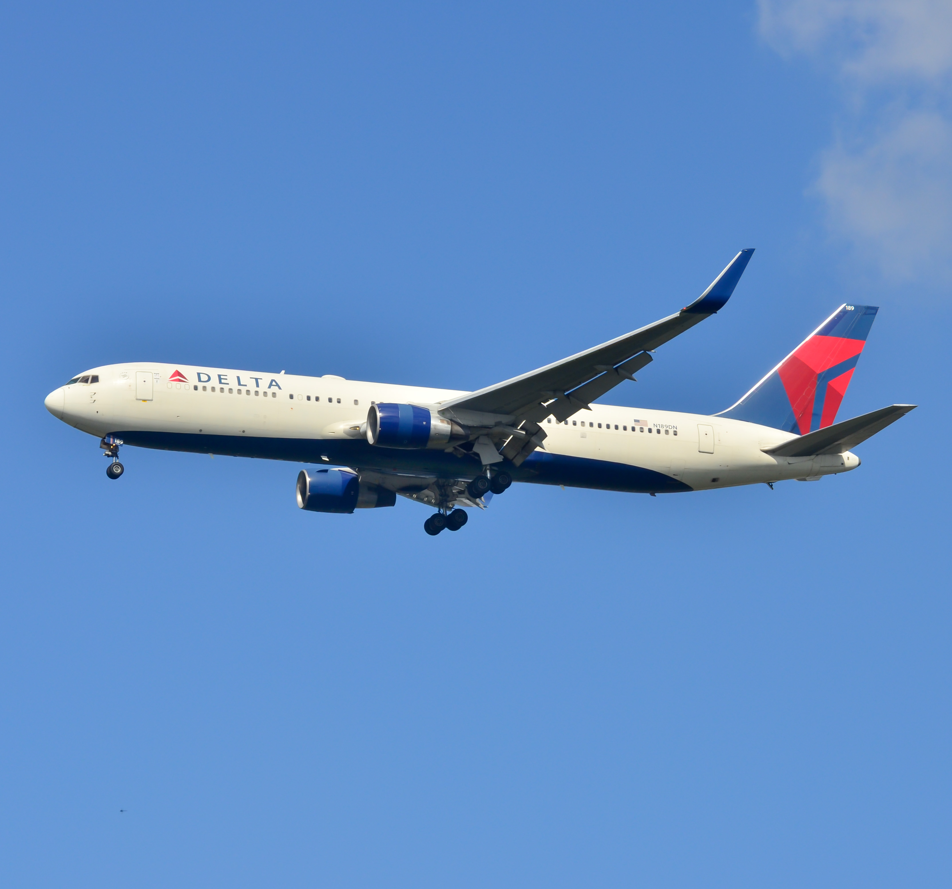Full size: Delta Airlines Boeing 767-300ER N189DN at John F. Kennedy International Airport