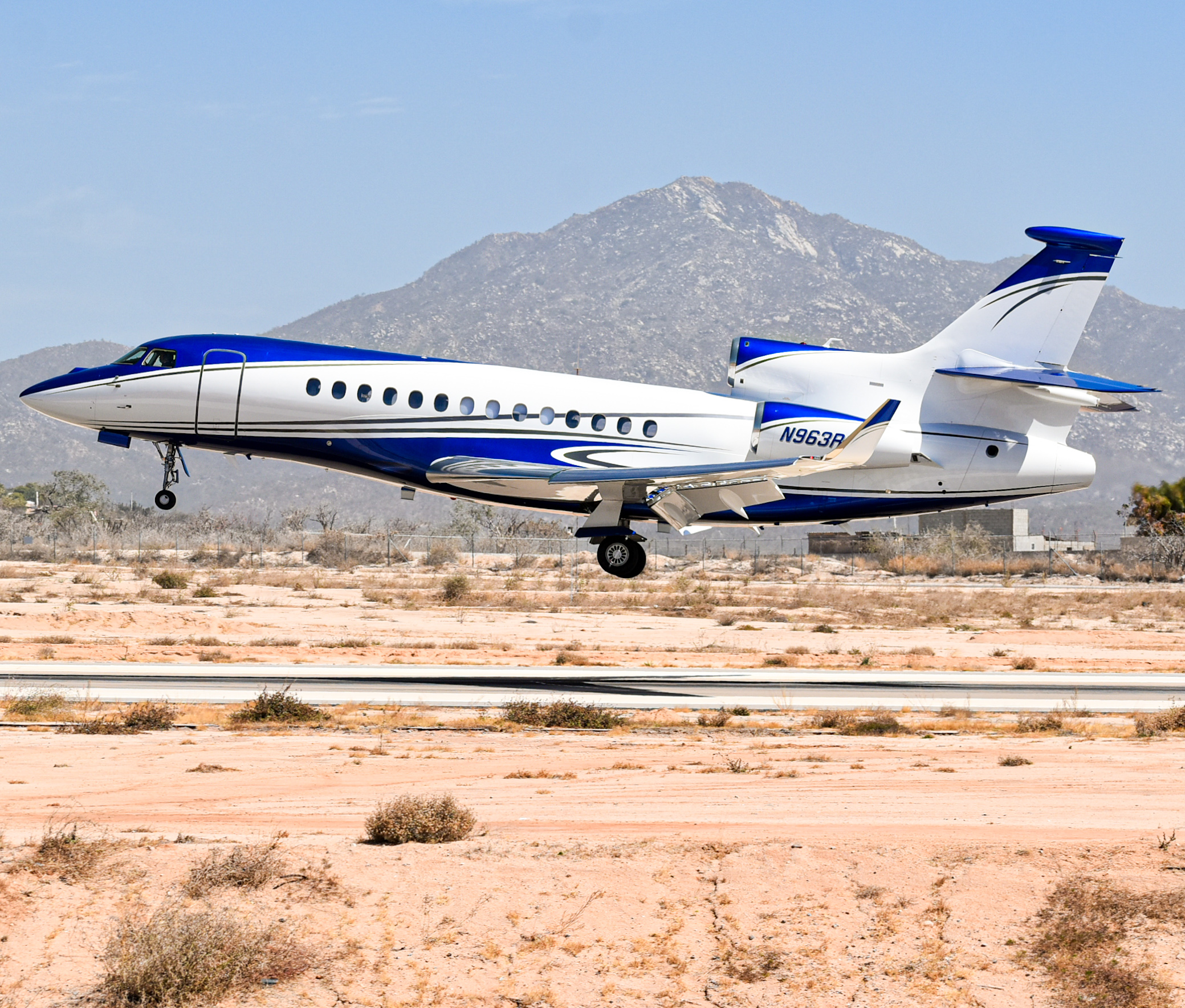 Full size: PRIVATE Dassault Falcon 7X N963RS at Aeropuerto de Cabo San Lucas Internacional