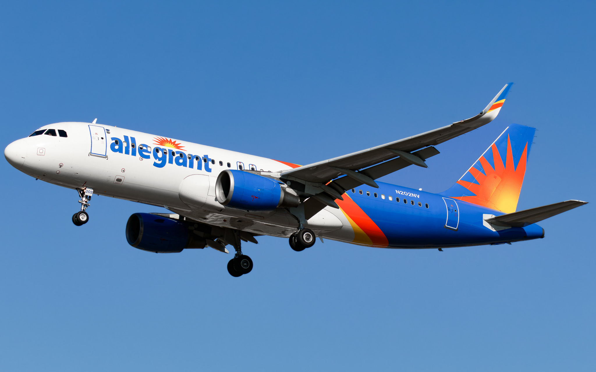 Full size: Allegiant Air Airbus A320 N202NV at St. Petersburg Clearwater International Airport
