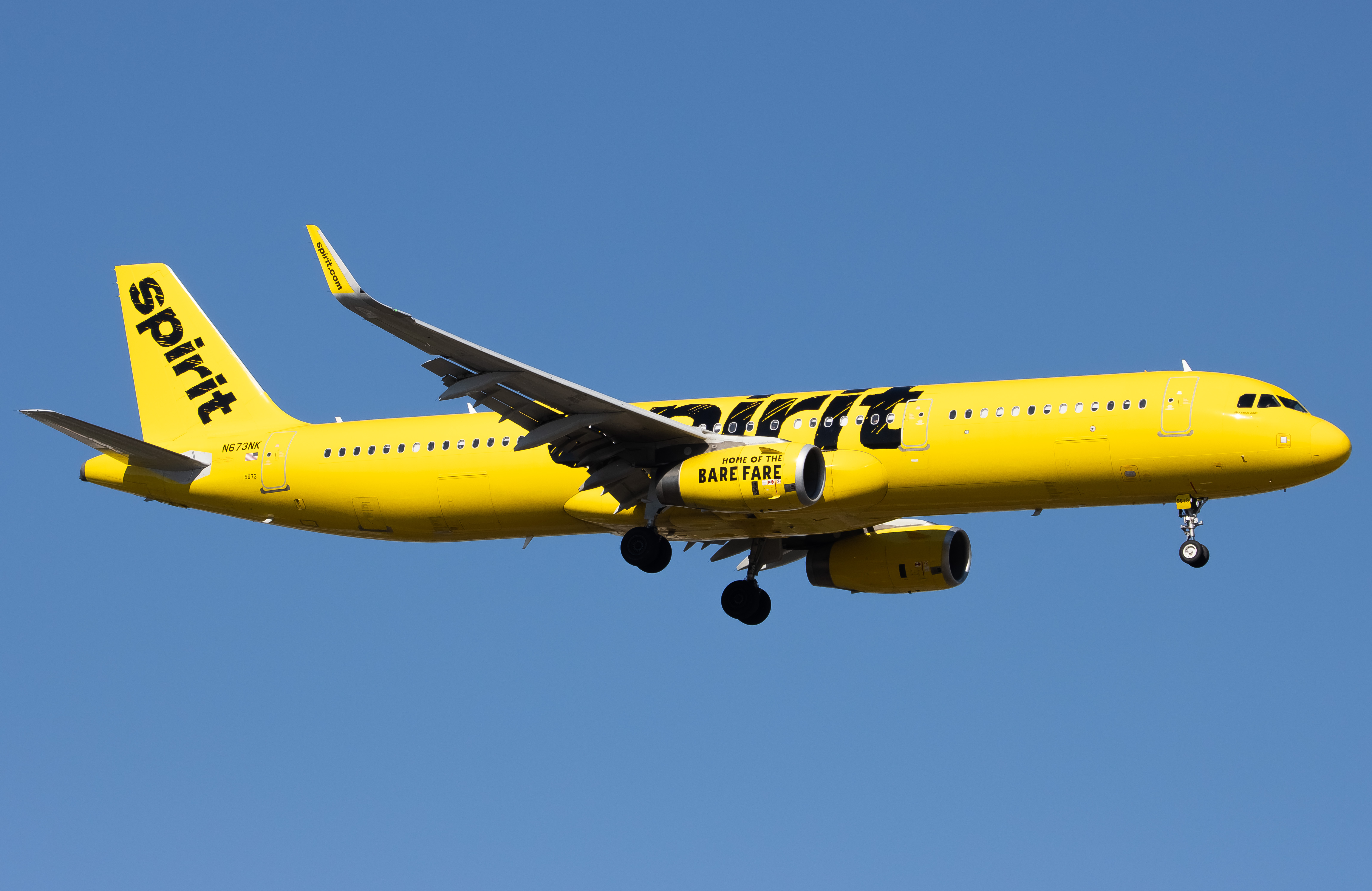Full size: Spirit Airlines Airbus A321-200 N673NK at Newark Liberty International Airport