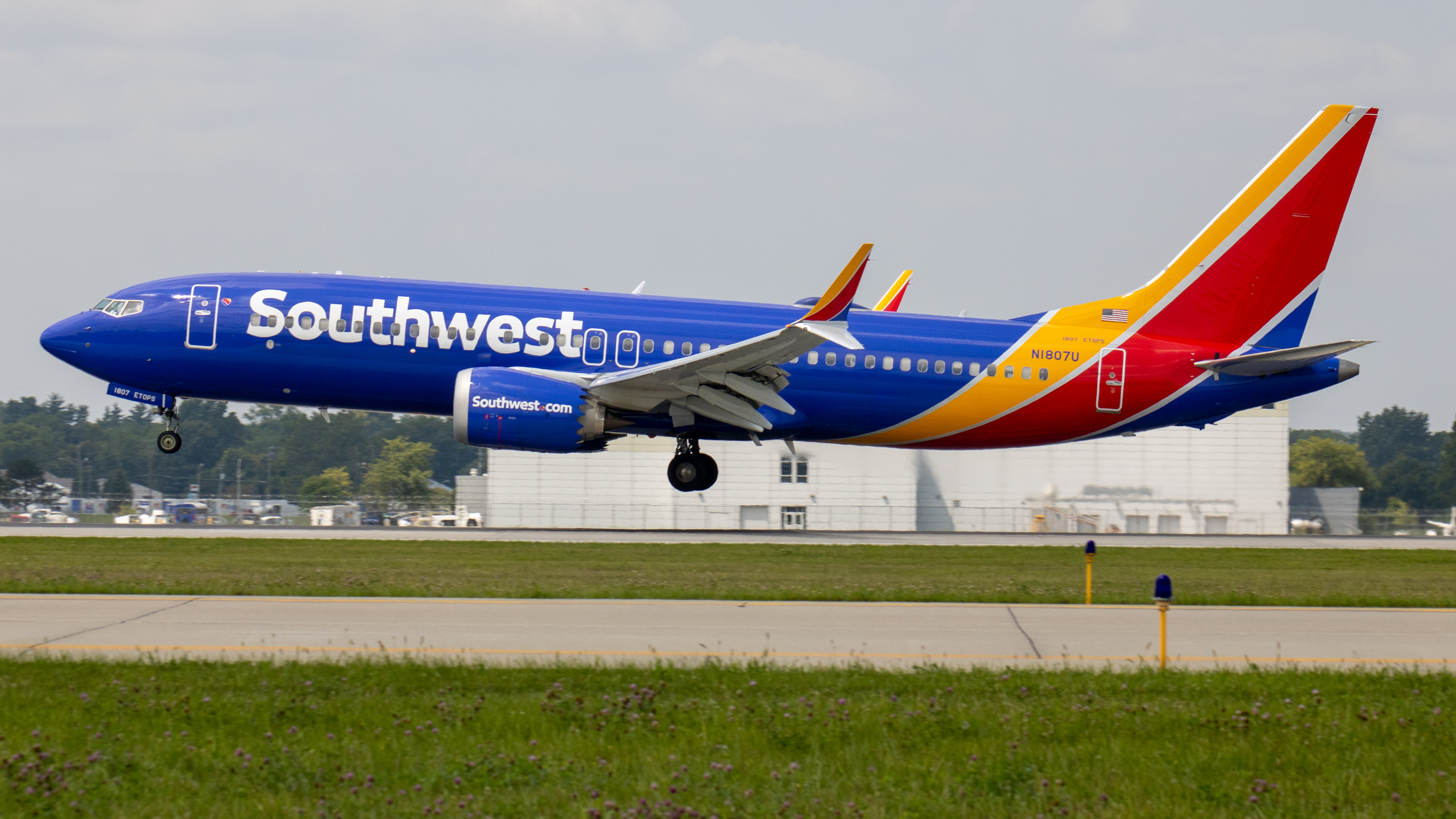 Full size: Southwest Airlines  Boeing 737 MAX 8 N1807U at Indianapolis International Airport