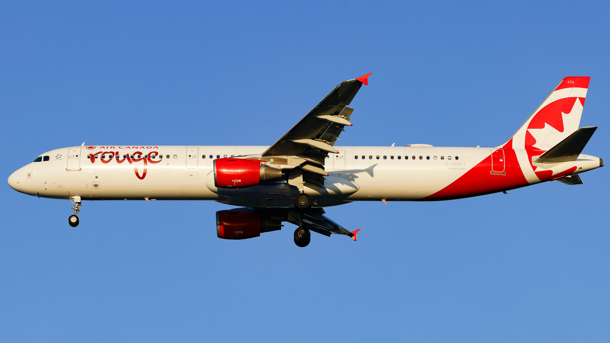 Full size: Air Canada Rouge Airbus A321-200 C-GHPJ at Tampa International Airport