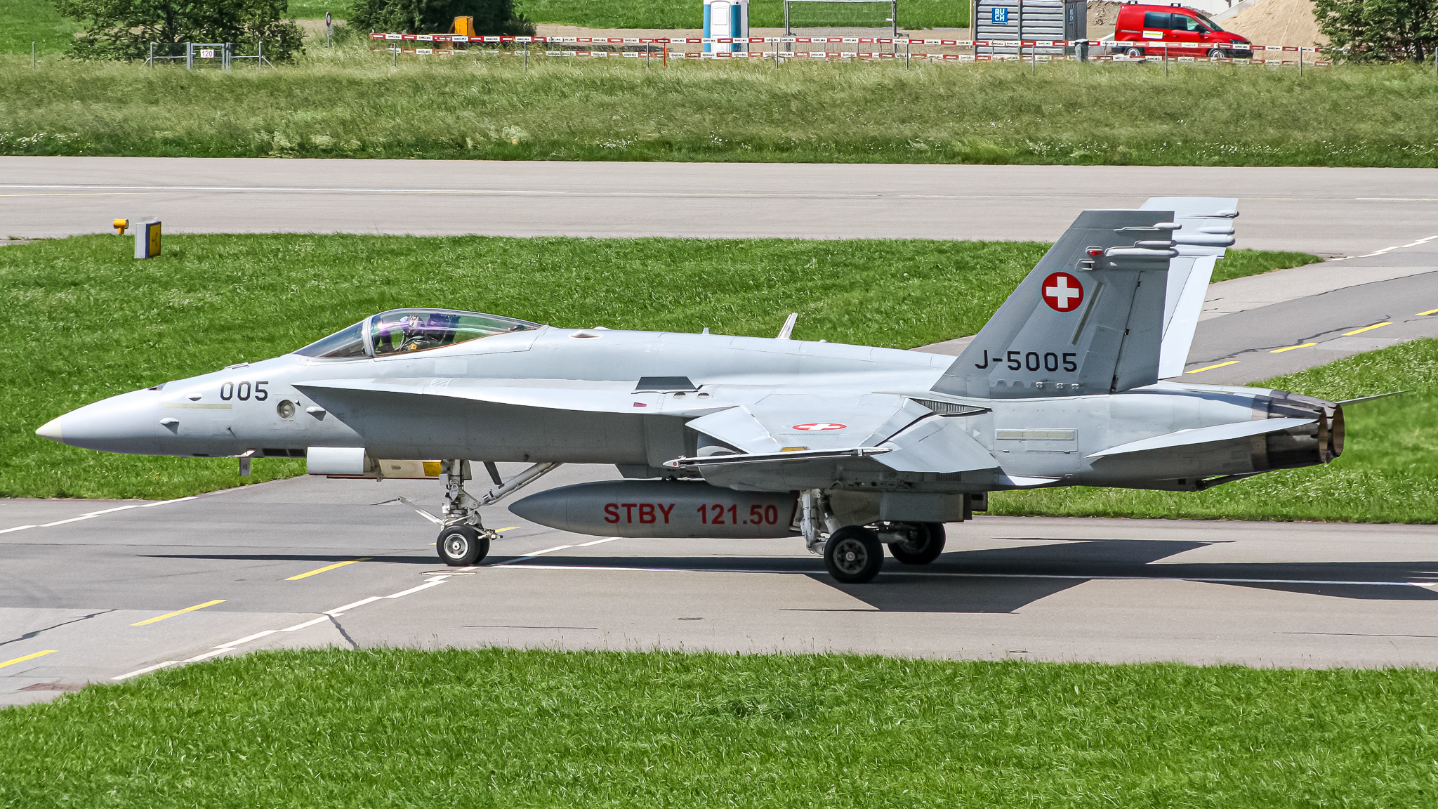 Full size: Swiss Air Force McDonnel Douglas F/A-18 Hornet J-5005 at 