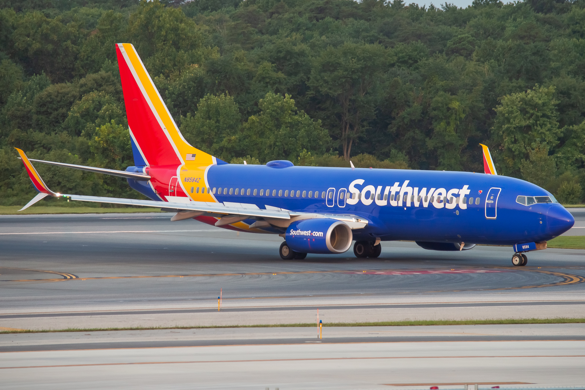 Full size: Southwest Airlines Boeing 737-800 N8584Z at Baltimore/Washington International Thurgood Marshall Airport