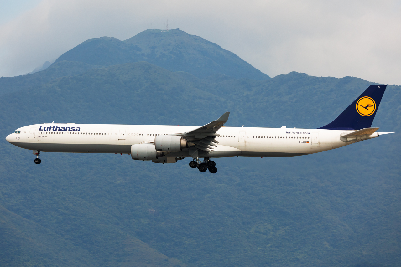 Full size: Lufthansa Airbus A340-600 D-AIHU at Hong Kong International Airport