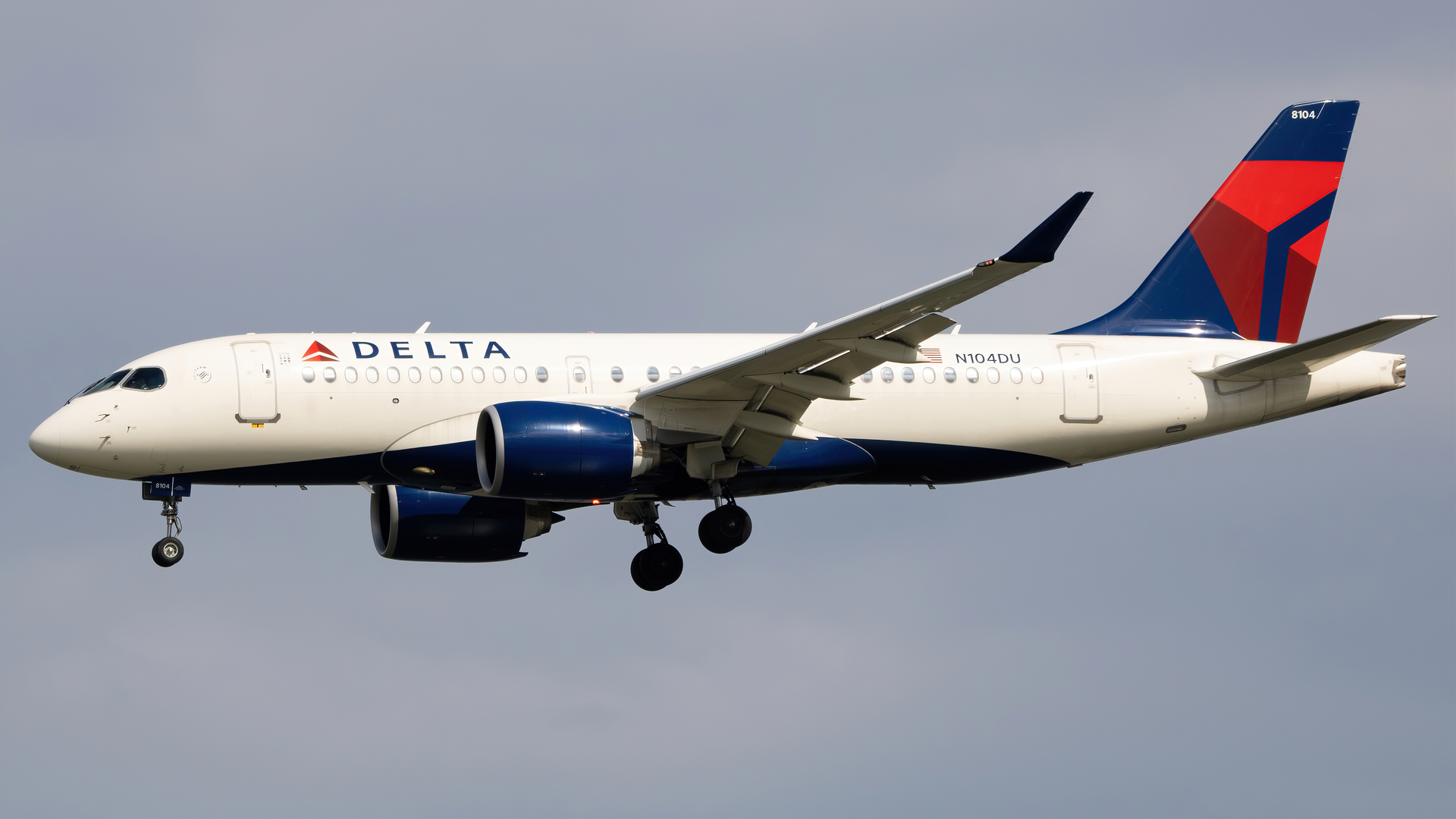Full size: Delta Airlines Airbus A220-100 N104DU at Ronald Reagan National Airport