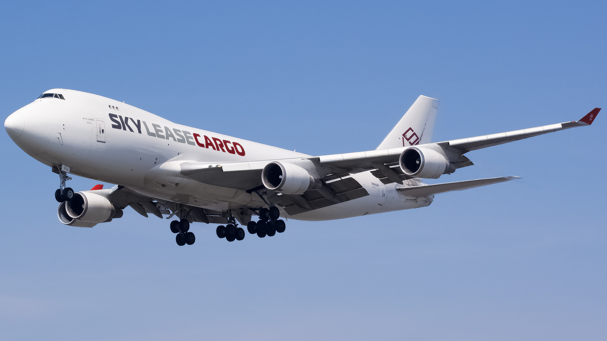 Full size: SkyLease Cargo Boeing 747-400F N904AR at Anchorage Ted Stevens International Airport