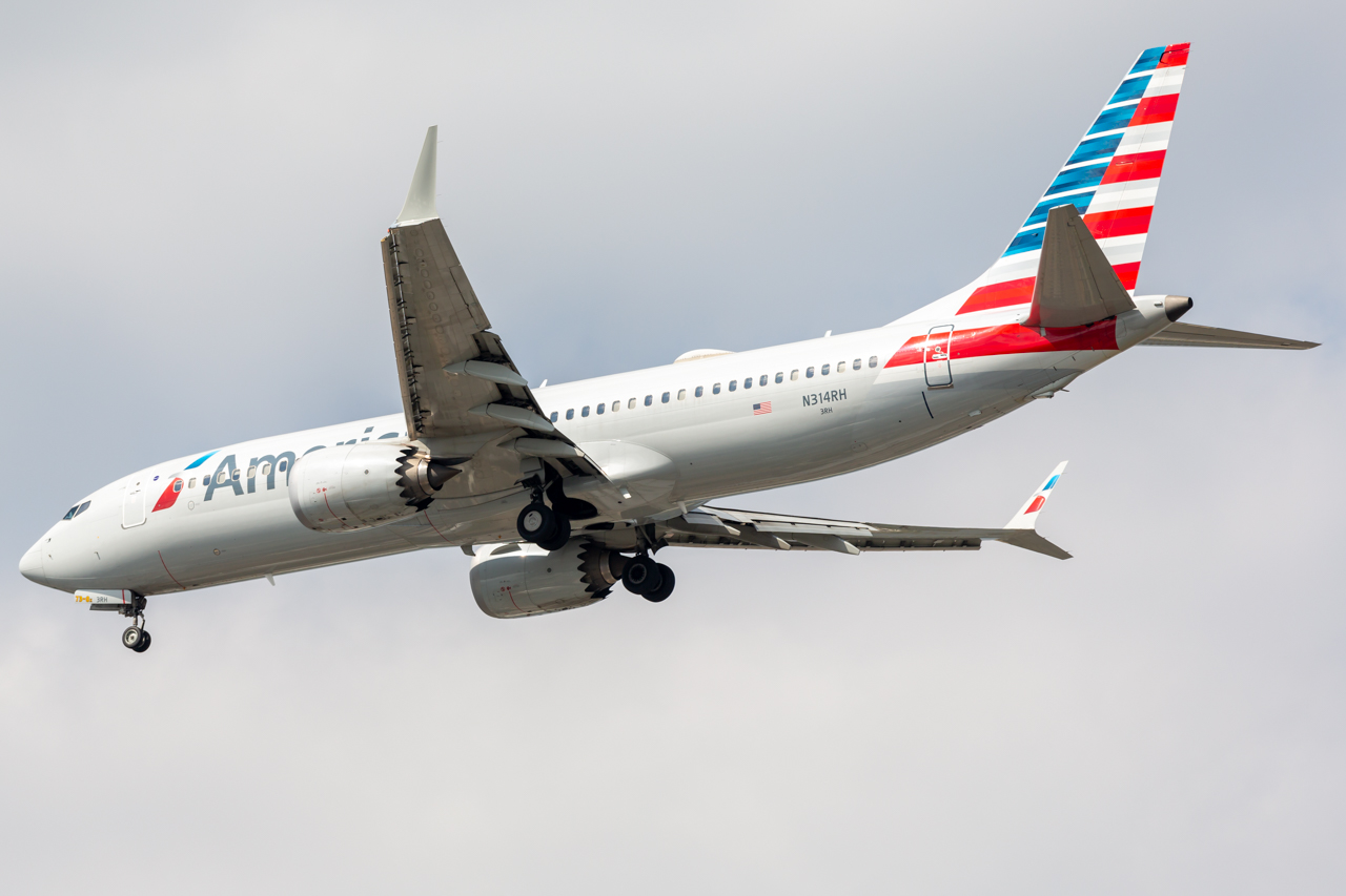 Full size: American Airlines Boeing 737 MAX 8 N314RH at John F. Kennedy International Airport