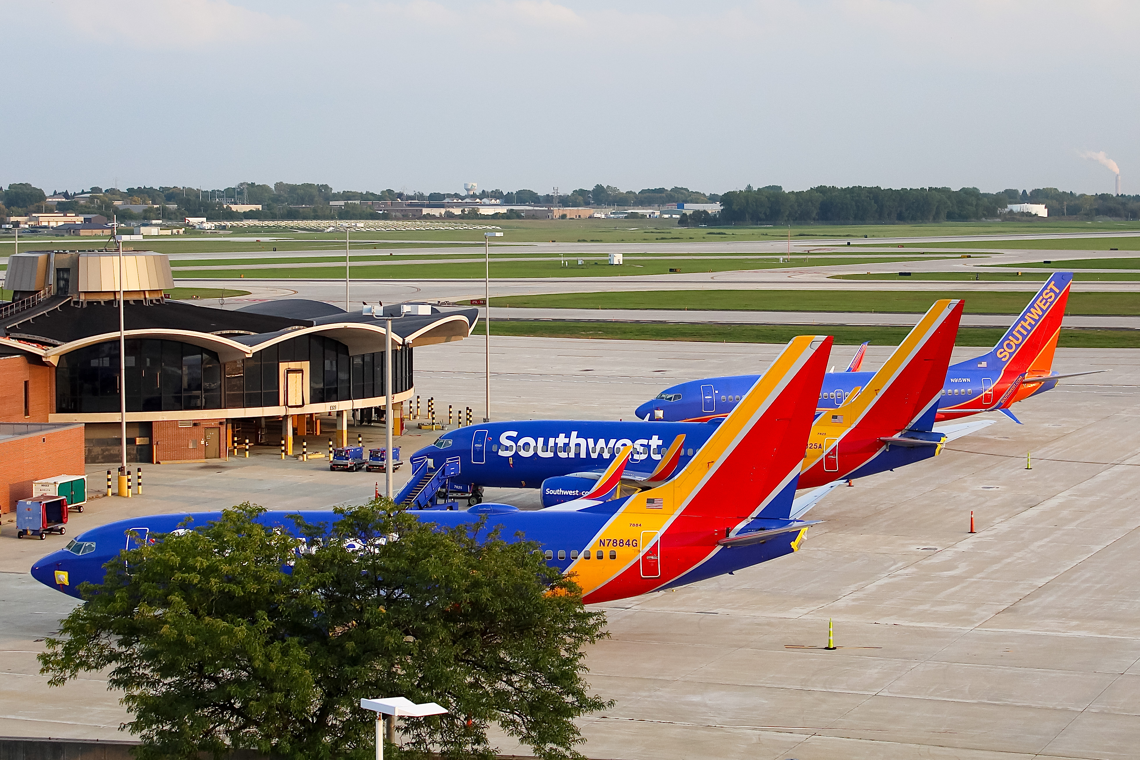 Full size: Airport Photo KMKE at General Mitchell International Airport
