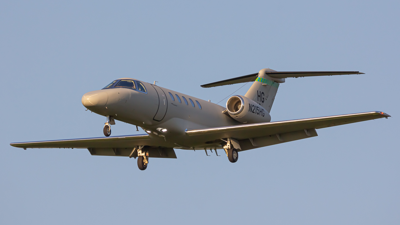 Full size: PRIVATE Cessna Citation CJ4 N215HG at John Glenn Columbus International Airport