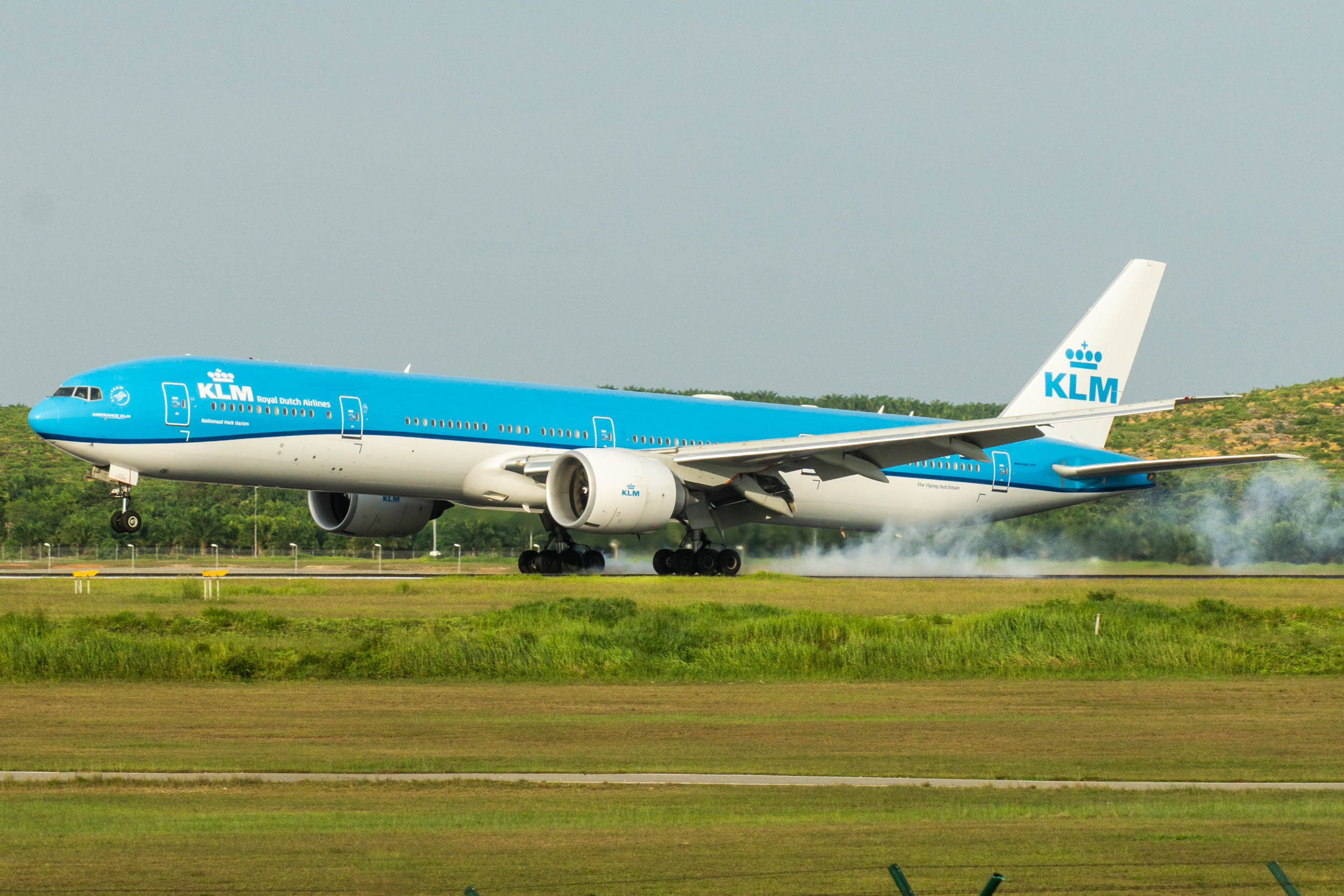 Full size: KLM Boeing 777-300ER PH-BVS at Kuala Lumpur International Airport