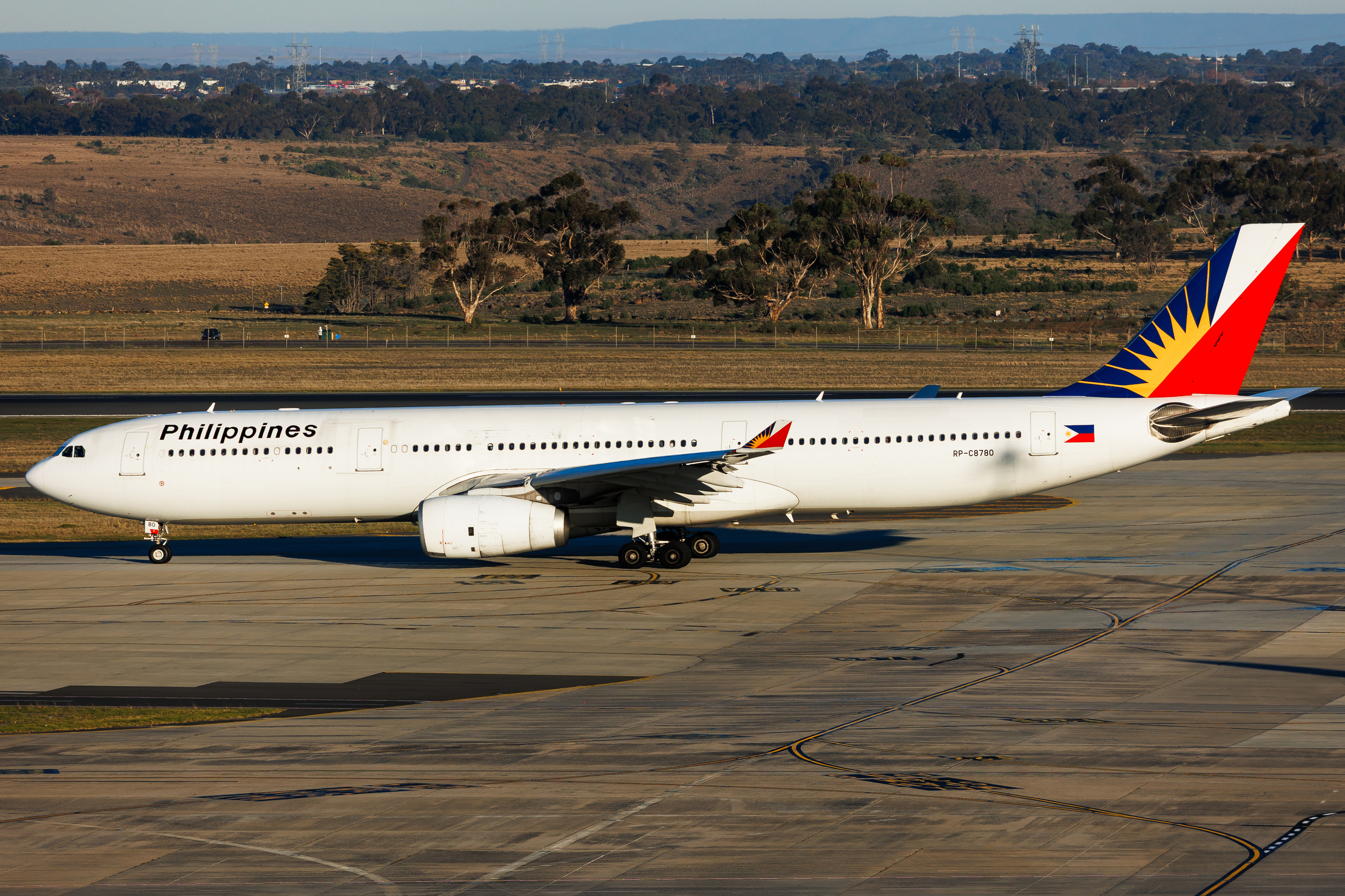 Full size: Philippine Airlines Airbus A330-300 RP-C8780 at Melbourne Airport